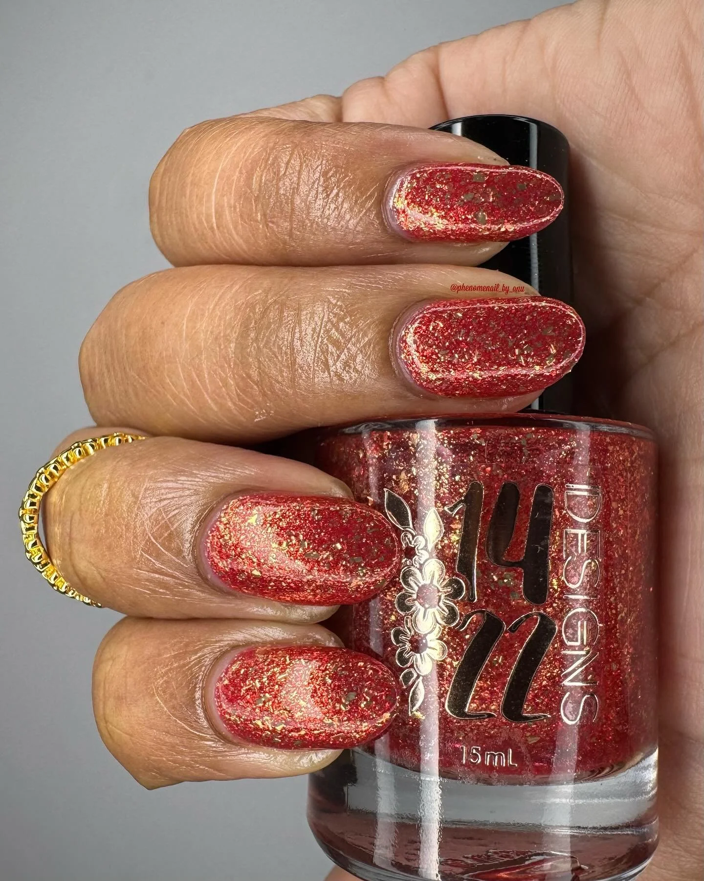 Up next in our &ldquo;Music with a Message&rdquo; series for @hellahandmadecreations is &ldquo;Smile on Your Brother&rdquo;, inspired by &lsquo;Get Together&rsquo; by the Youngbloods.  This is a bright red base with rose-gold shifting micro flakes an