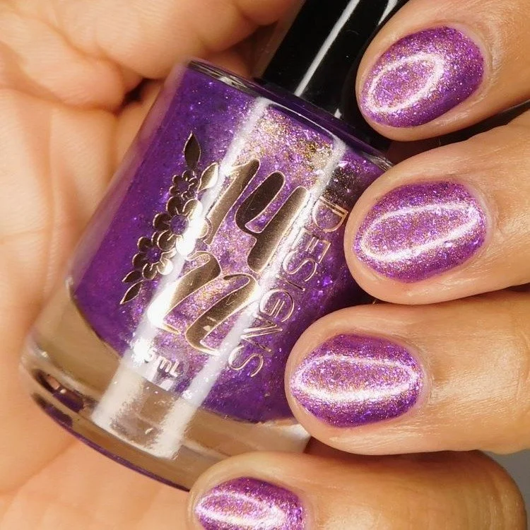 @hellahandmadecreations opens up Friday, November 14. This month, we have our LAST installment of our &quot;Music with a Message&quot; series with 'What More in the Name of Love?'
This is a bright violet base with green-yellow-orange shifting shimmer