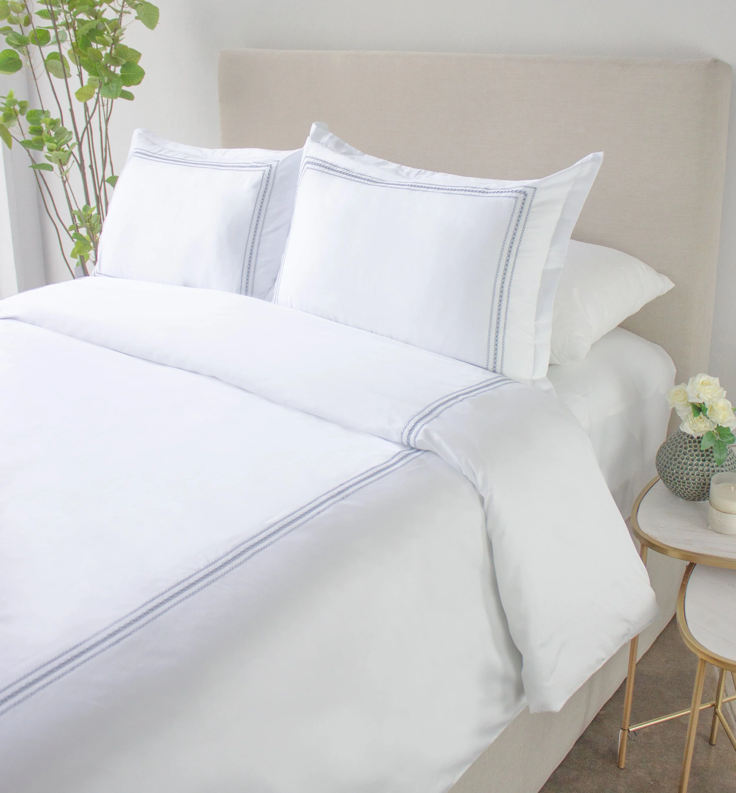 JUEGO DE FUNDAS DUVET BORDADAS JULES PLAT 300 HILOS 100% ALGODÓN