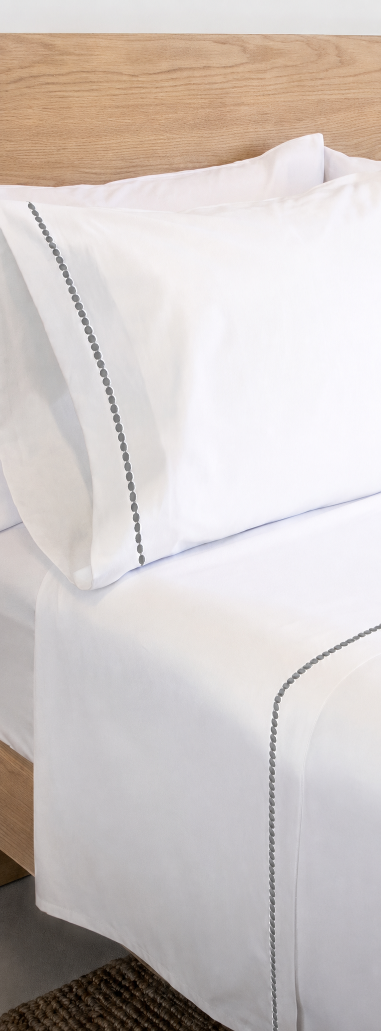 Ropa de cama blanca de lujo.png