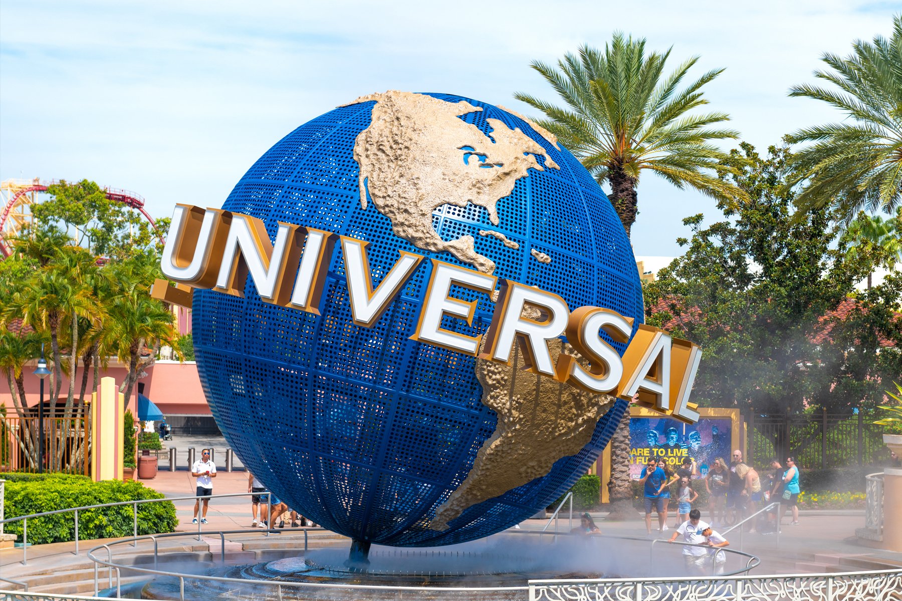 Universal-Studios Sign.jpeg