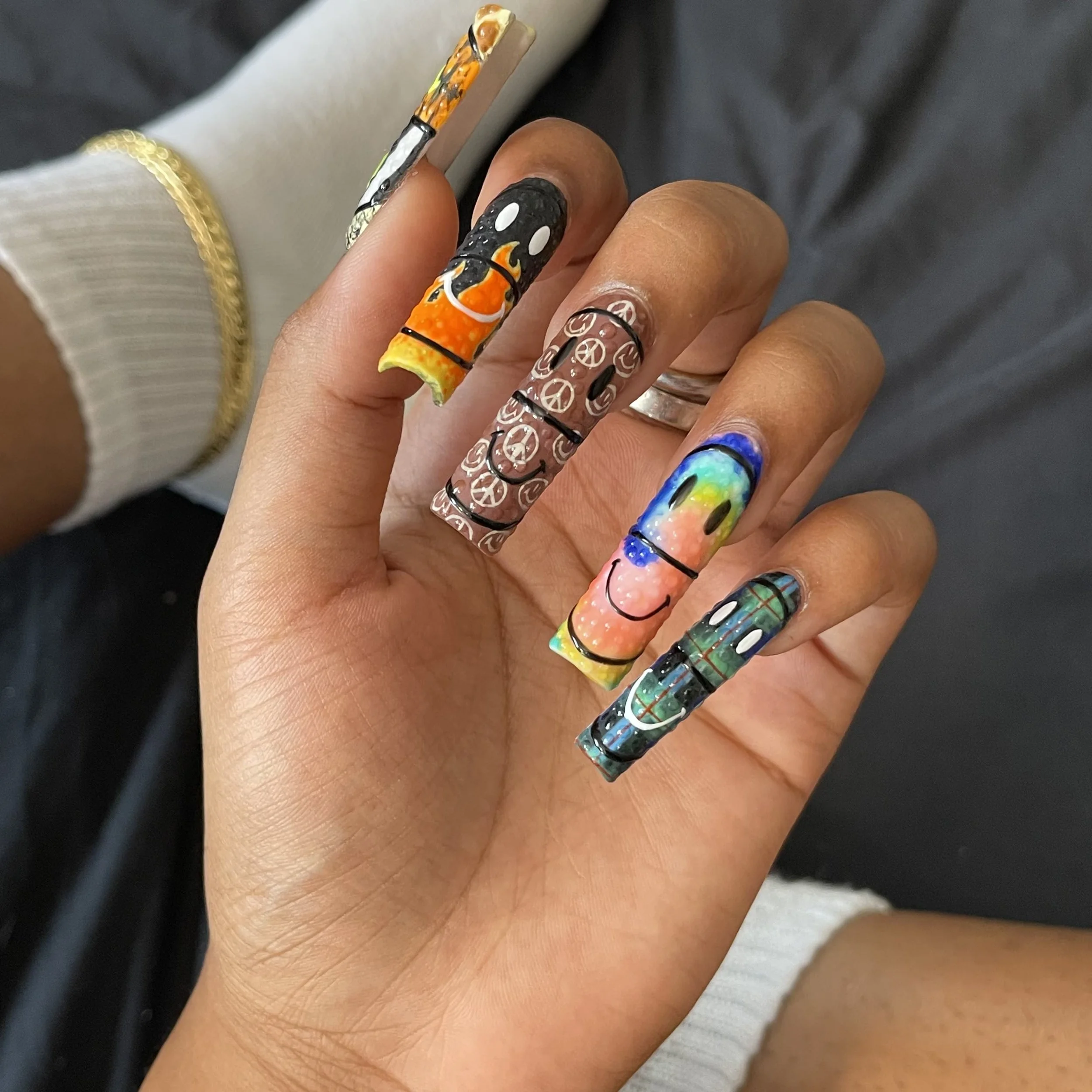 MA®KET x SMILEY BASKETBALL NAILS | 2023