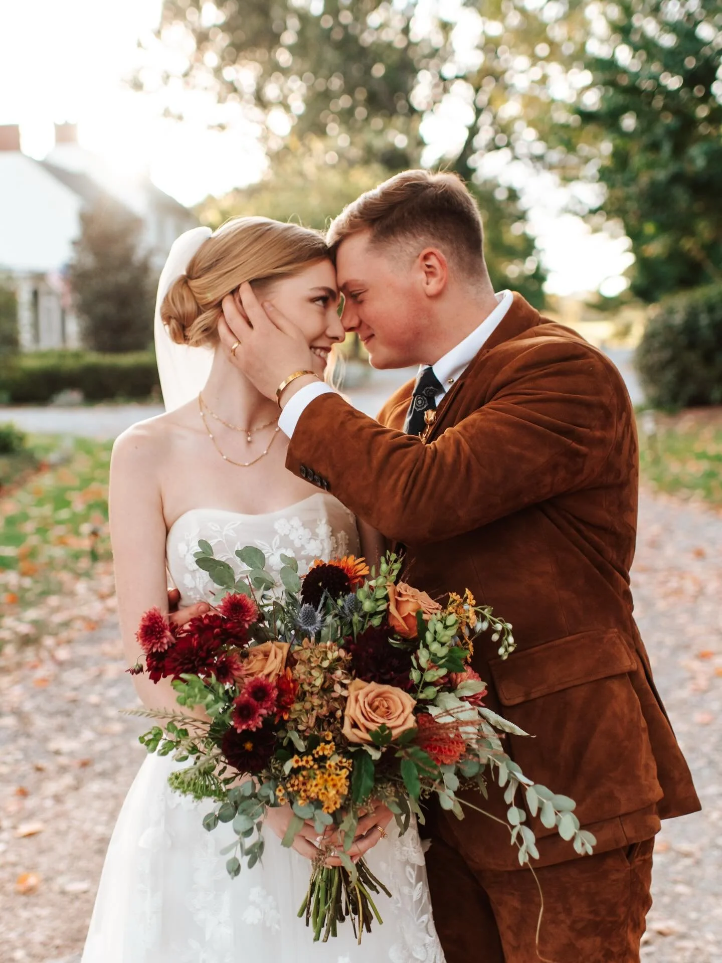The quintessential autumn wedding🍂

I absolutely loved creating these flowers for L &amp; G! 
The groom was so involved in the floral process and I just loved it! It felt like the flowers really represented what both of them wanted! 🥰

Photo: @laur