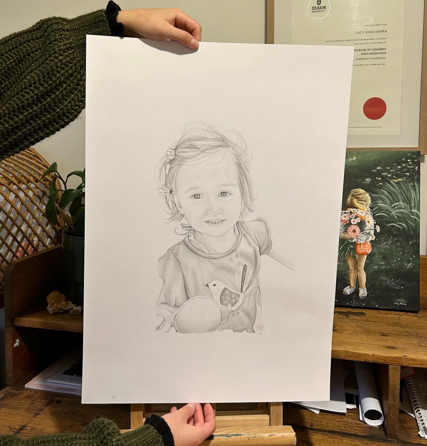 Part 3/4 &bull; I&rsquo;ve been working hard getting commissioned portraits done ready for Christmas. I can&rsquo;t wait to show you all! 
#lucyathome #portrait #greylead #art #wimmeraartist