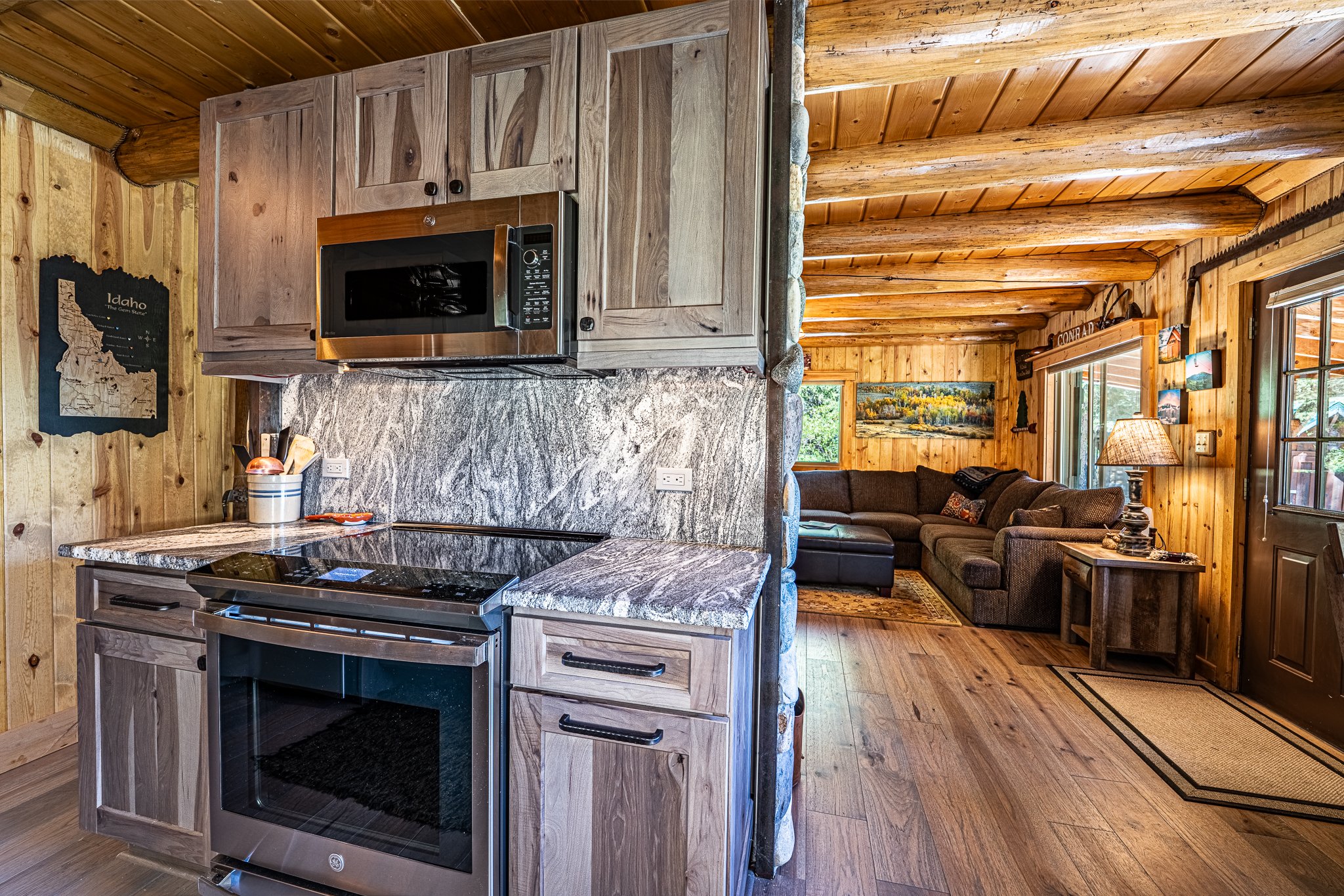 Pat's Cabin2-1.jpg