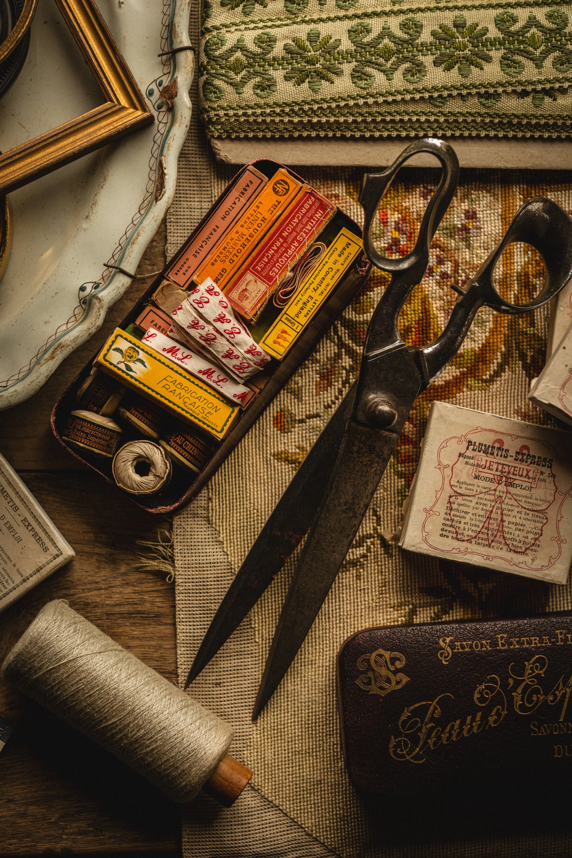 scissors-2.jpg