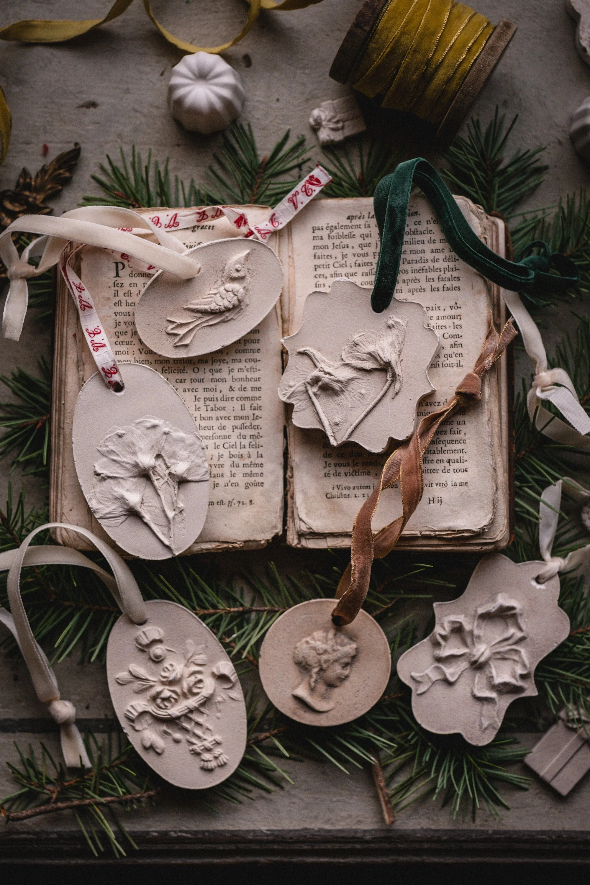 The Vintage Christmas Ornament Set