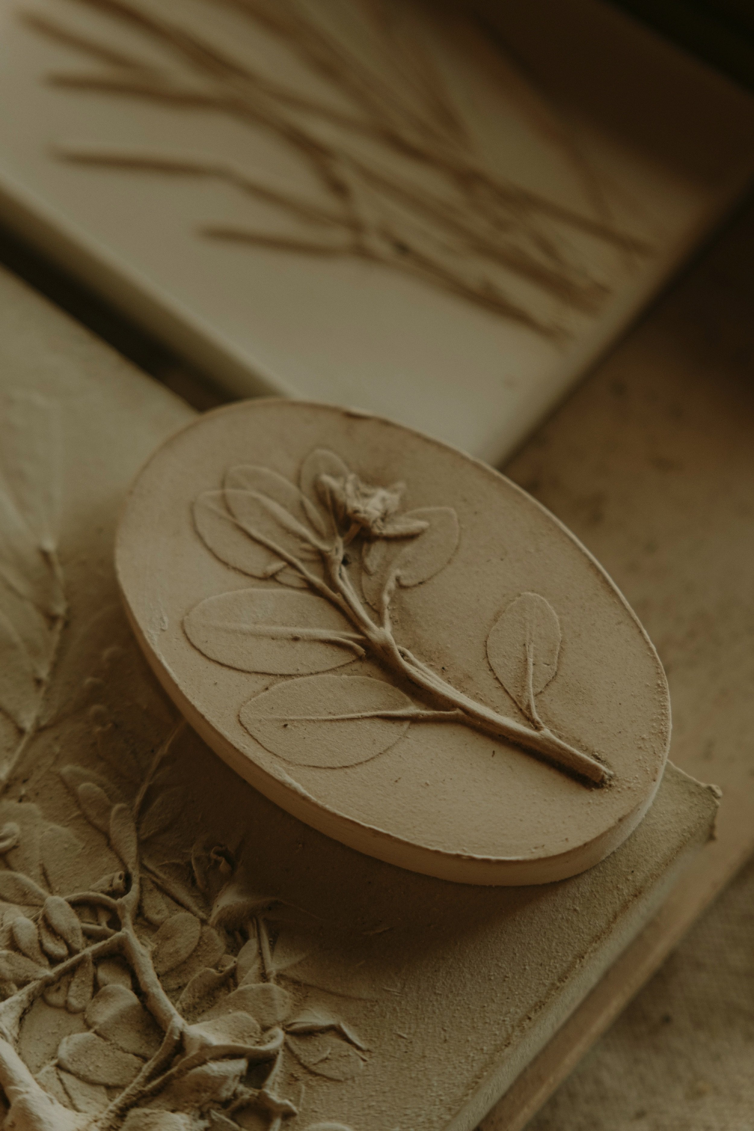 A gift to the Pratt Family, a humble nod to the citrus trees and the nutritious fruit they share — a small token of appreciation in the form of a citrus bloom.