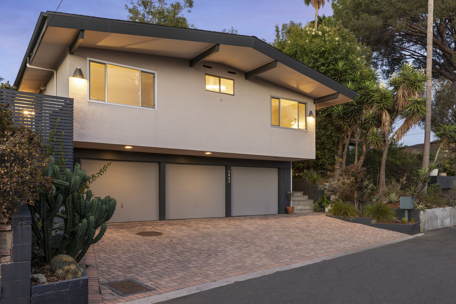 3842 Cazador st. 