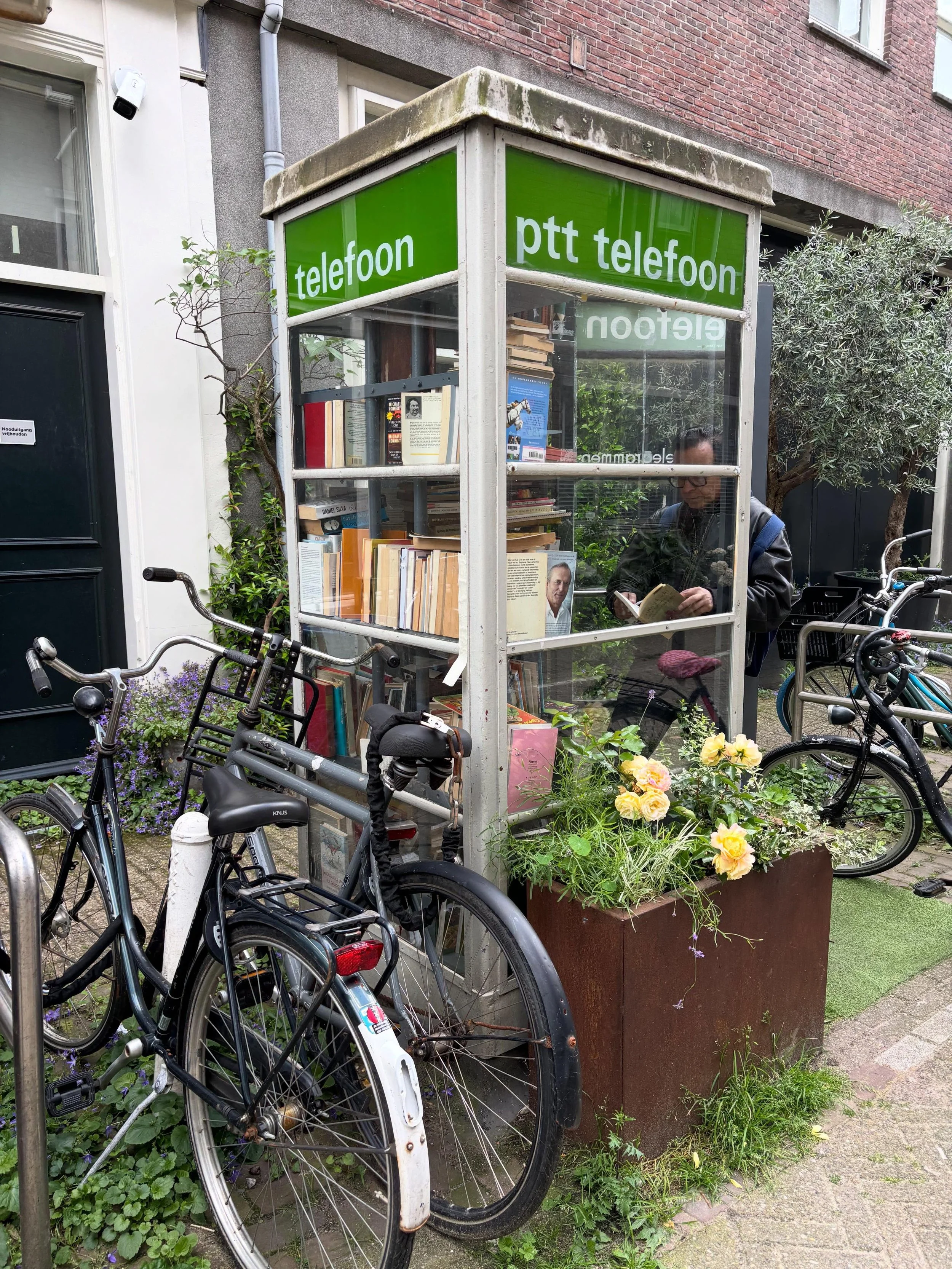 📚Free little library-Amsterdam style📚