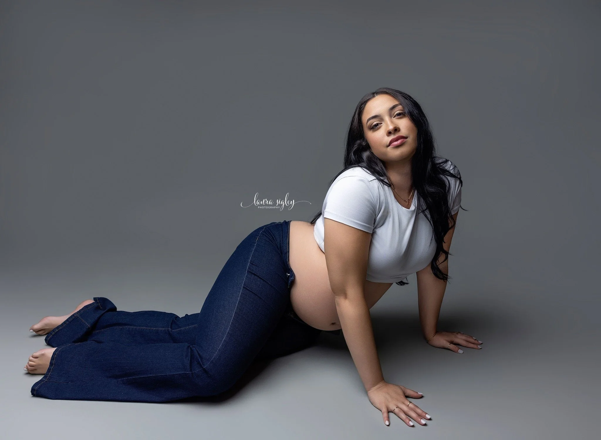 Sassy. 🔥

Hair and Makeup by the sweetest @hairby_joleen