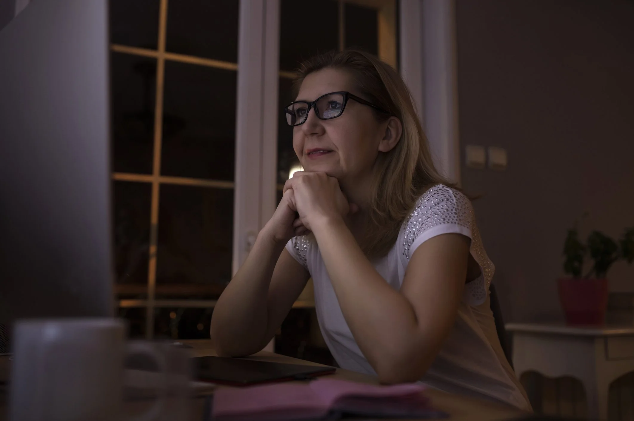 estranged mother at piece with the gift giving decision she's made