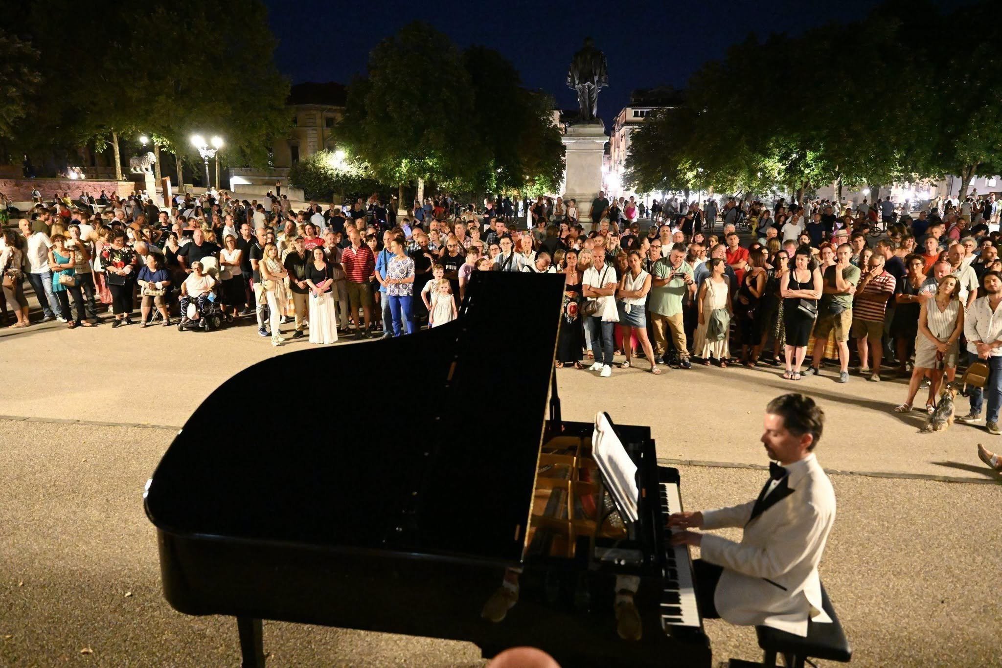 E Lucevan Le Stelle