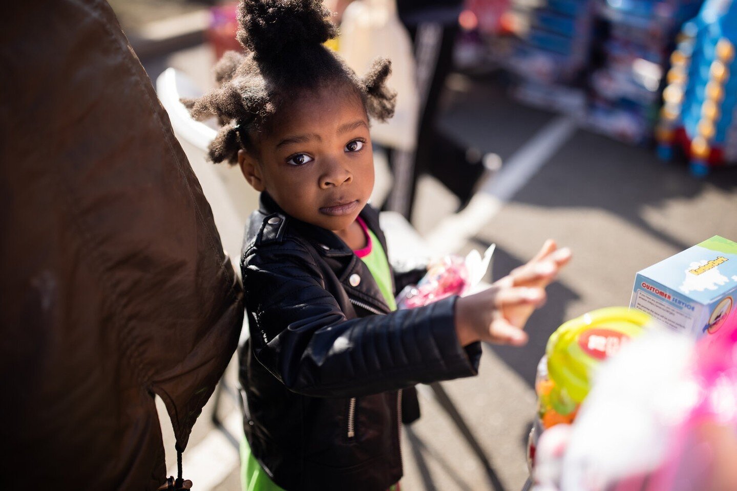 Give a child the gift of joy this season at our 8th annual Toy and Shoe Drive. This year, we are teaming up with STASHED to gather donations for children in need. We are looking to fill more volunteer spots so check out the link in our bio. The Toy D
