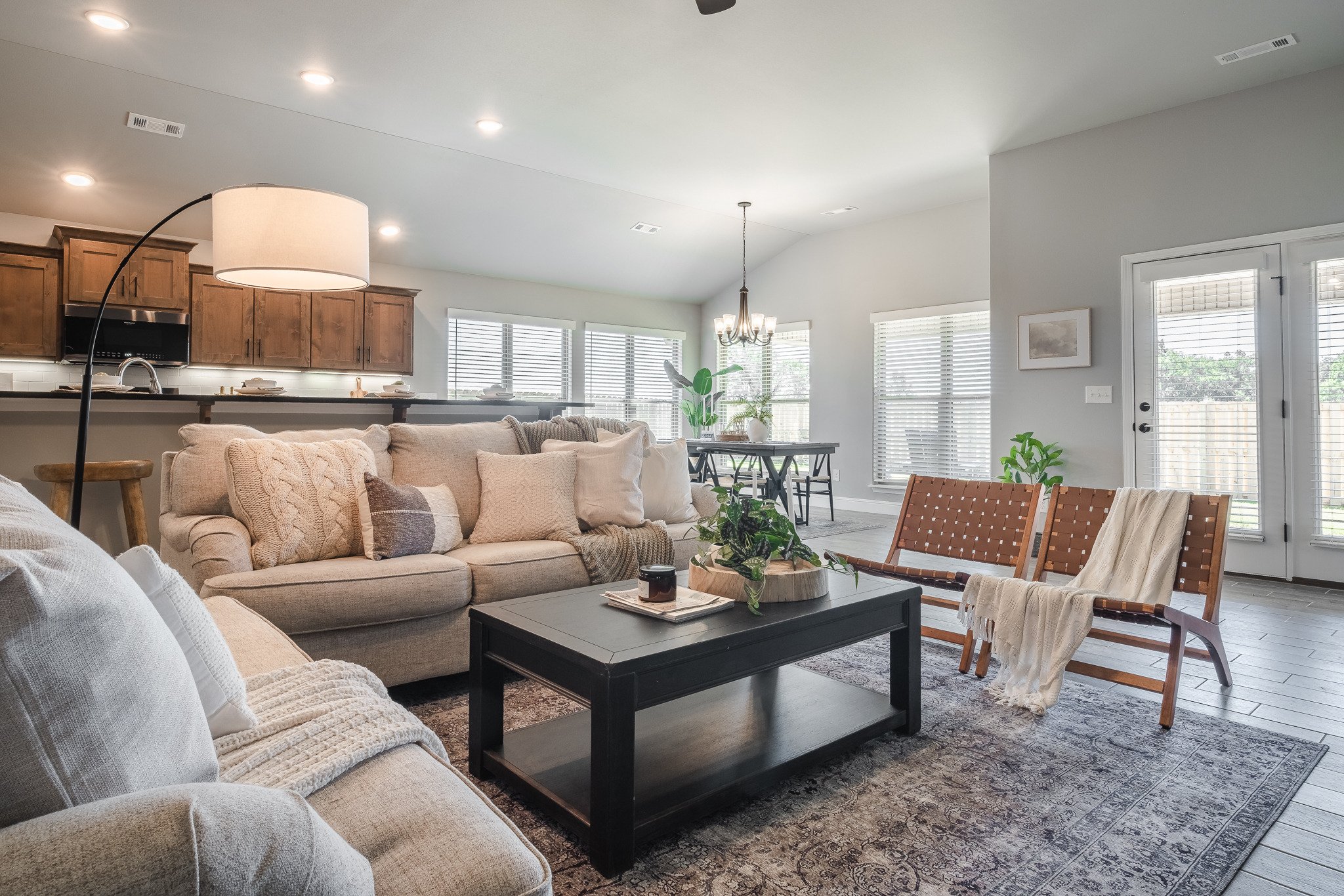 2401 Armstrong Ln-10.jpg