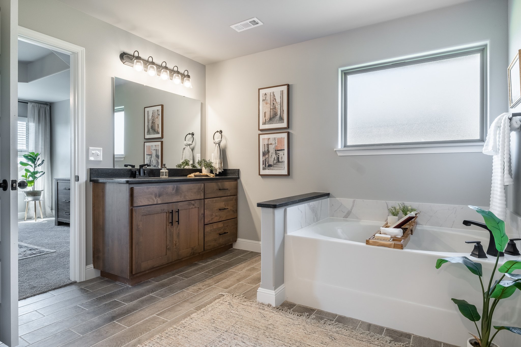 2401 Armstrong Ln-26.jpg