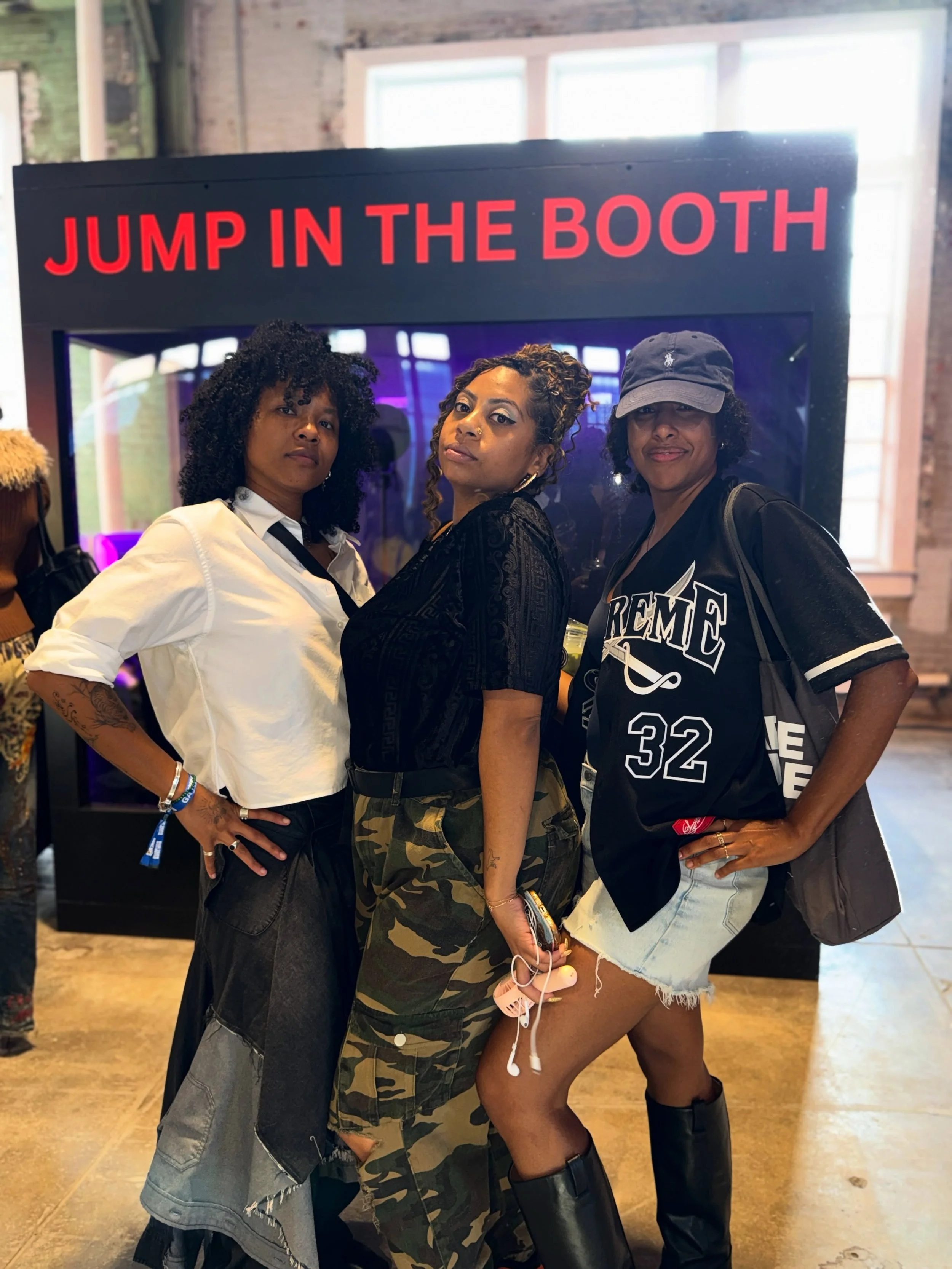 The energy is through the roof at the Top Barz @culturecon booth! Whether you come solo or with your crew, tap in to the experience and record a session with us with sound engineering by @studio404nyc 🎤 You can even enter your song for a chance to w