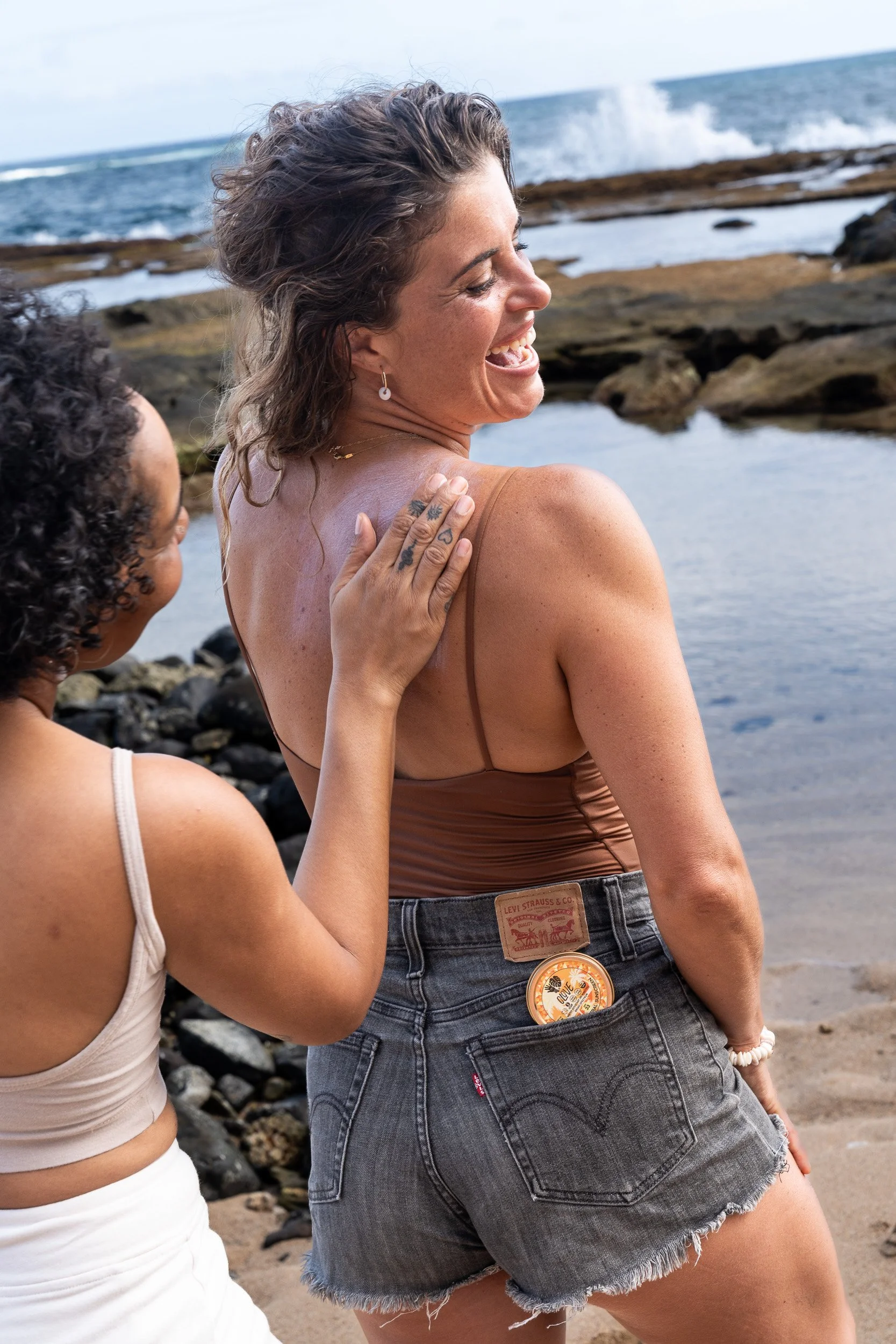 olove-natural-skincare-product-shoot-sunscreen-application-ocean-lifestyle-ashgerlcreative-06.jpg
