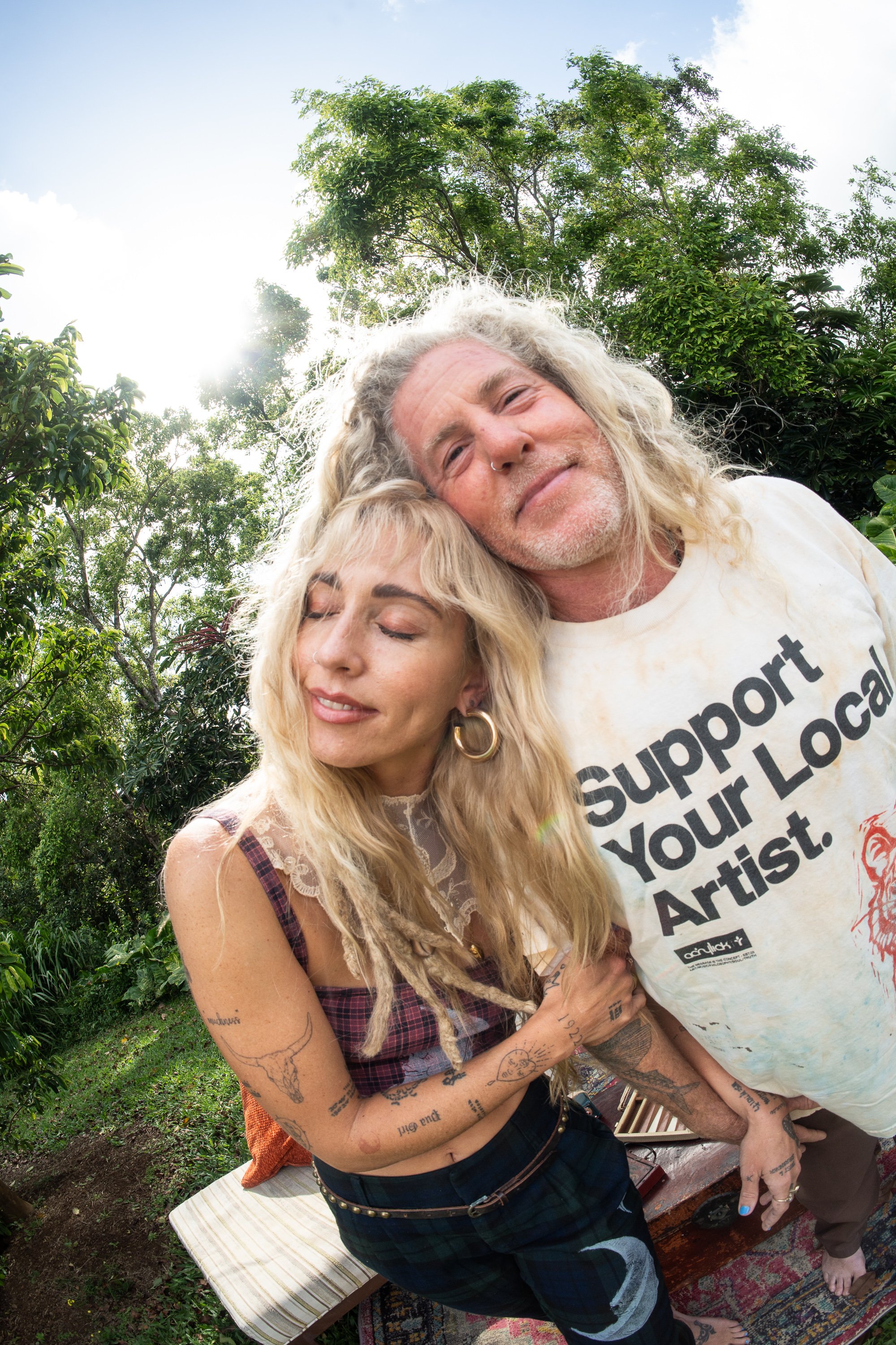 meowy-clothing-brand-shoot-couple-portrait-editorial-ashgerlcreative-07.jpg