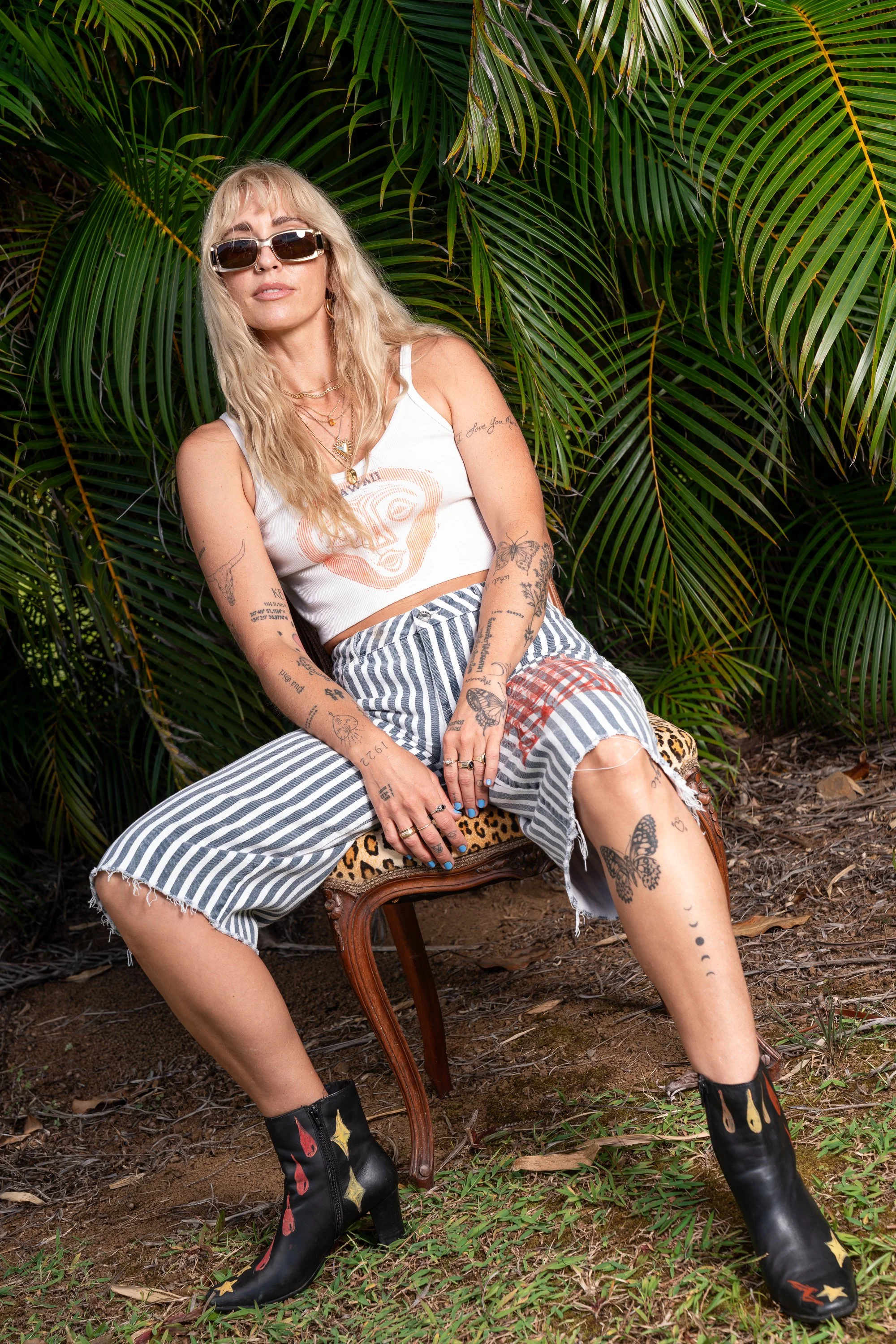 meowy-clothing-brand-shoot-graphic-tank-stripe-pants-painted-boots-ashgerlcreative-23.jpg