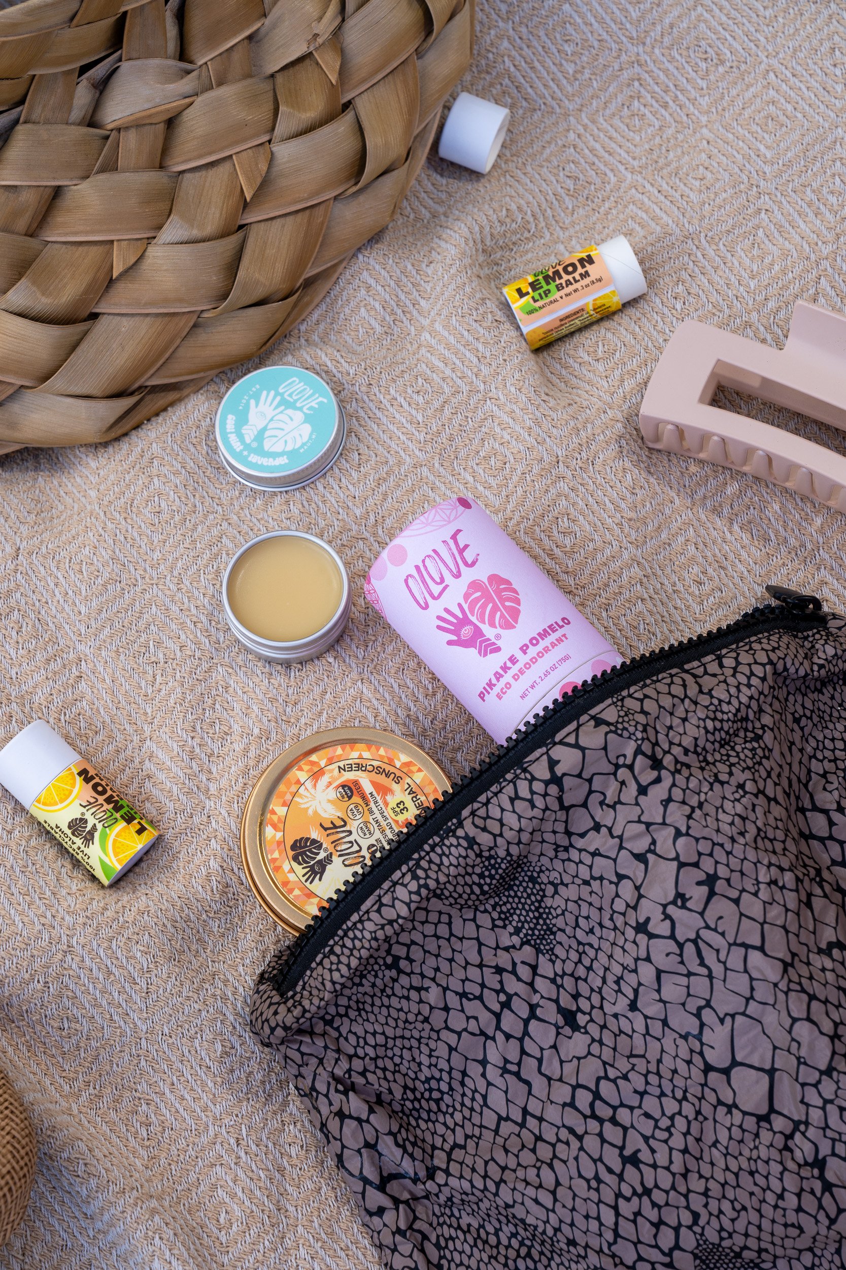olove-clean-skincare-lifestyle-campaign-full-product-flatlay-mesh-bag-ashgerlcreative-25.jpg