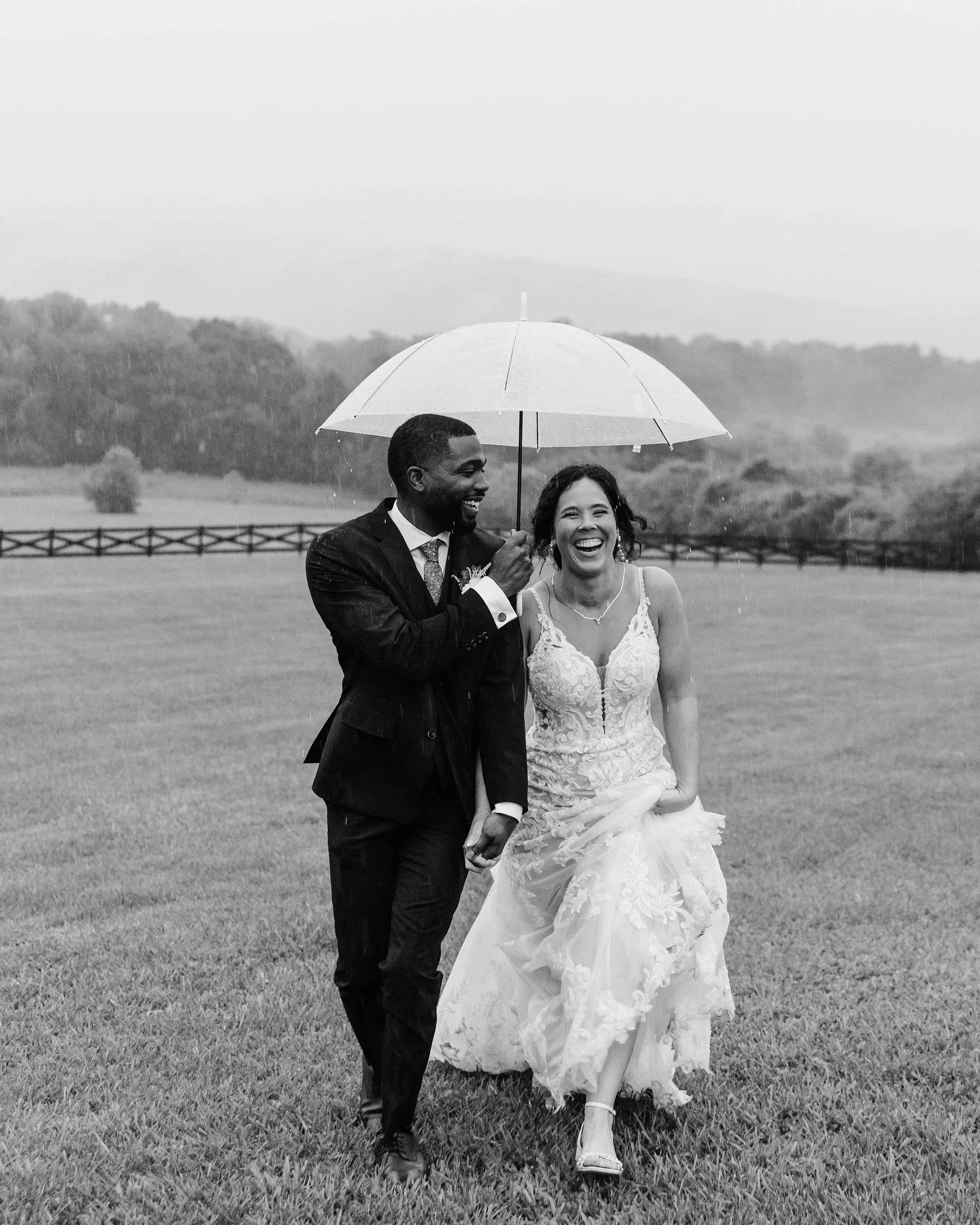 POV: You don&rsquo;t let the rain stop you from getting epic pictures on your wedding day🤍🥹☔️