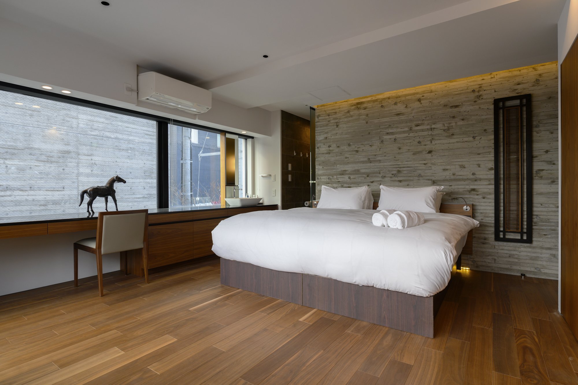 Sekka Sekka 5 Bedroom Chalet_08_Bedroom with Shower-2FL.jpg