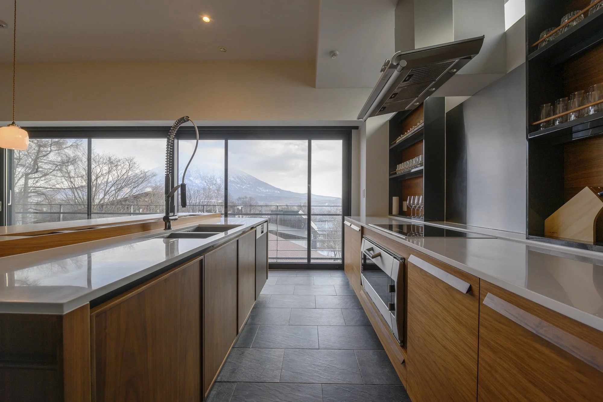 Sekka Sekka 5 Bedroom Chalet_03_Living Room and Kitchen-4FL.jpg