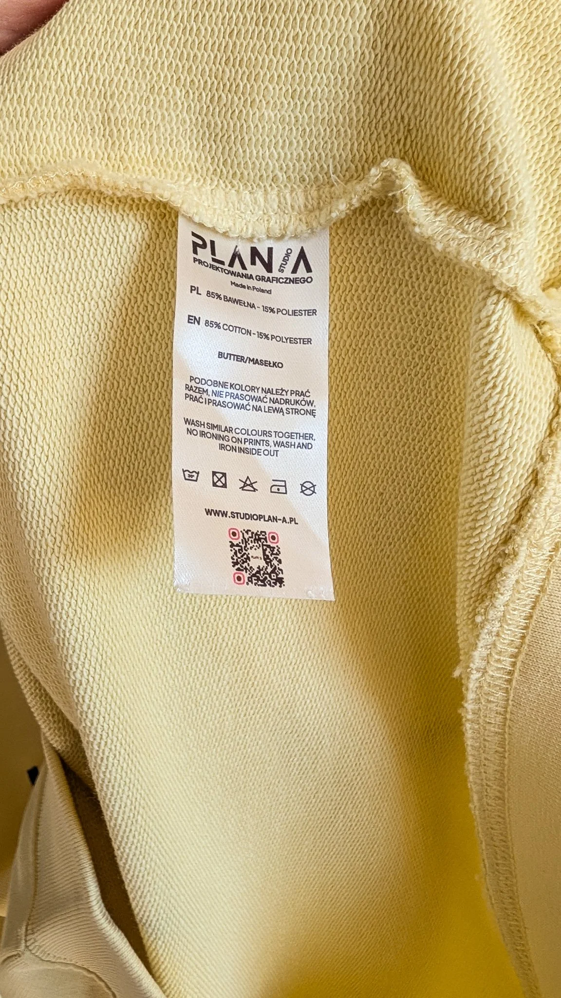Bluza unisex PLAN-A Butter z haftem I HAVE PLAN-A. Kolor Butter, rozmiary S i L. Miękka dzianina French Terry, 300 GSM, wygodny krój medium fit.