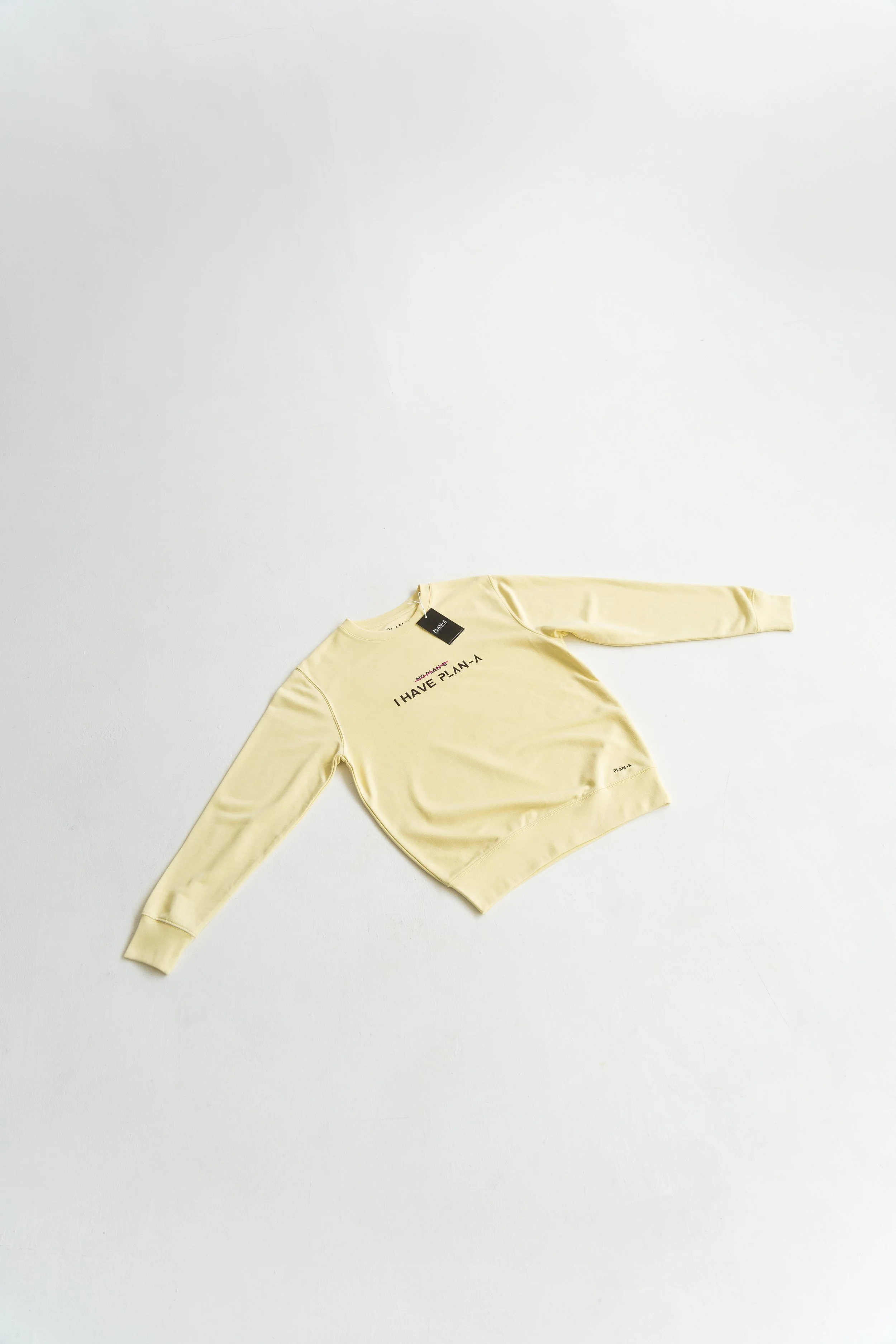Bluza unisex PLAN-A Butter z haftem I HAVE PLAN-A. Kolor Butter, rozmiary S i L. Miękka dzianina French Terry, 300 GSM, wygodny krój medium fit.