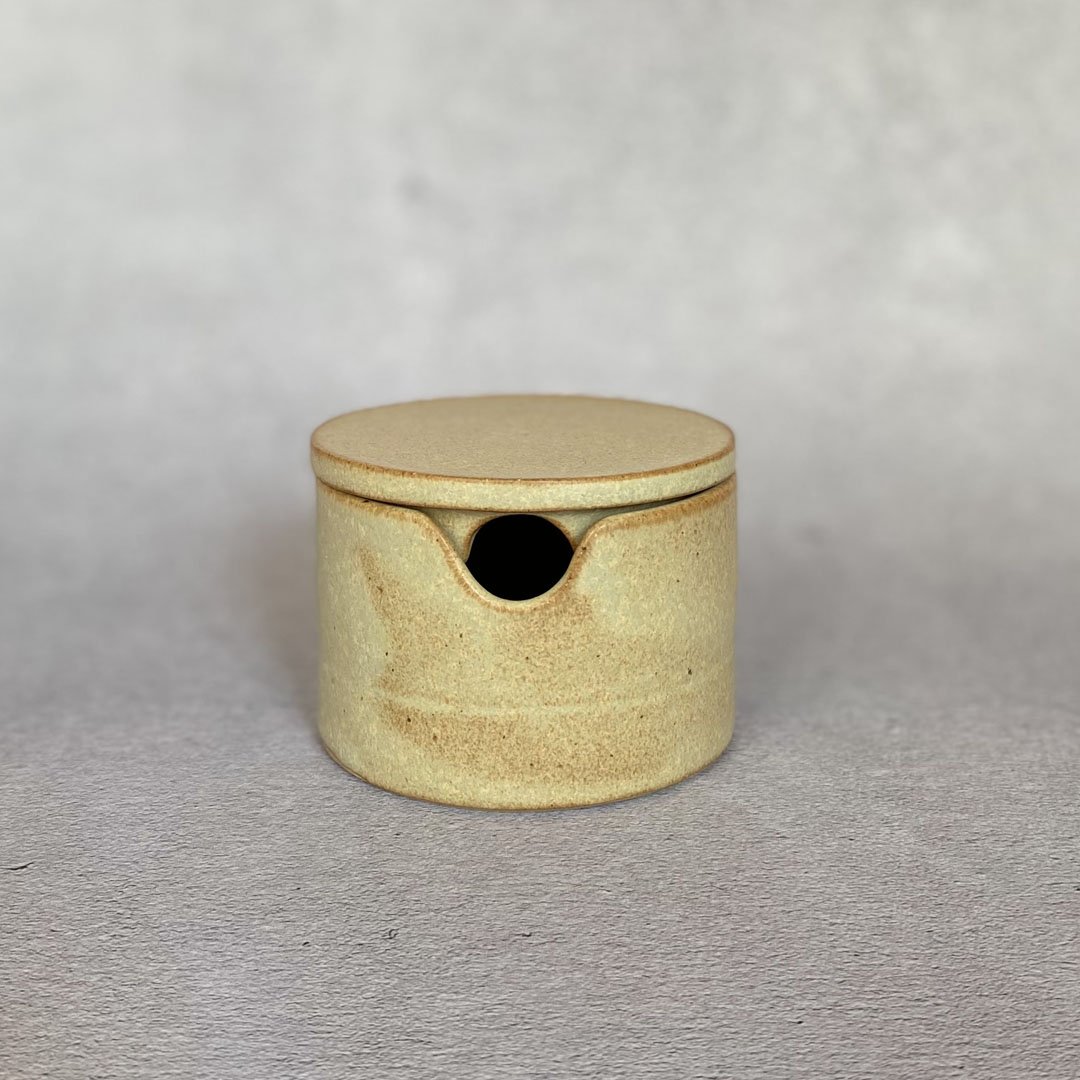 Boîte à sel jaune moutarde
