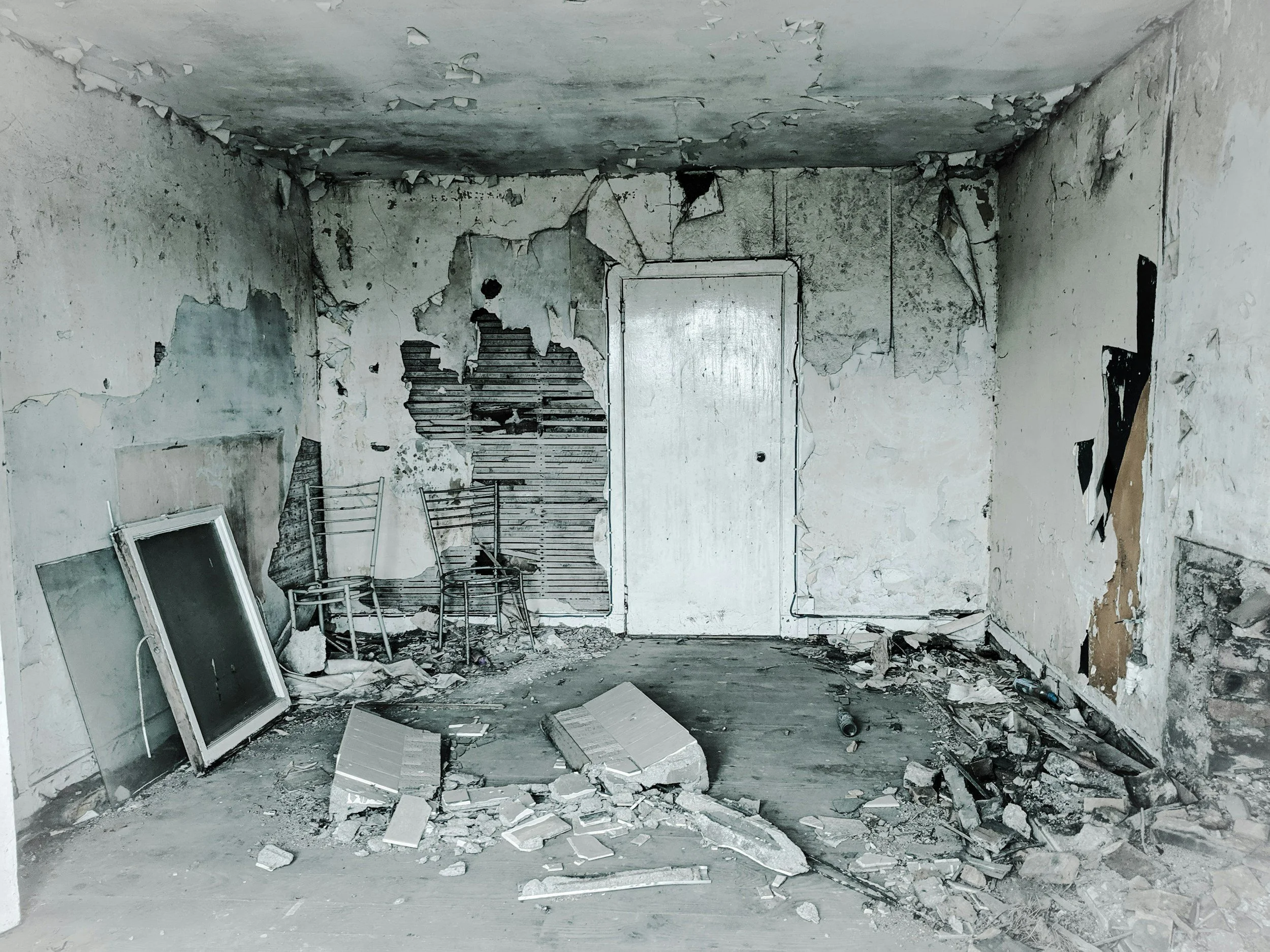 Teorie rozbitého okna: Proč zanedbaná údržba přitahuje špatné nájemce