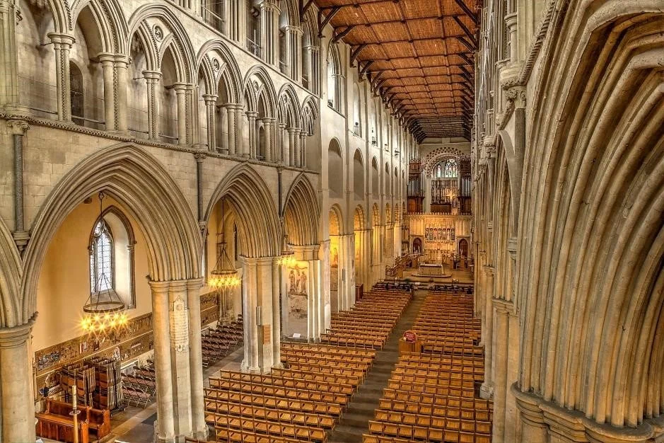 St Albans Nave.jpg