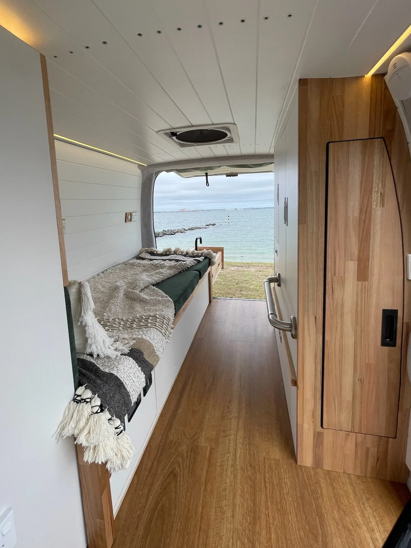 Project 22 - LWB Low Roof