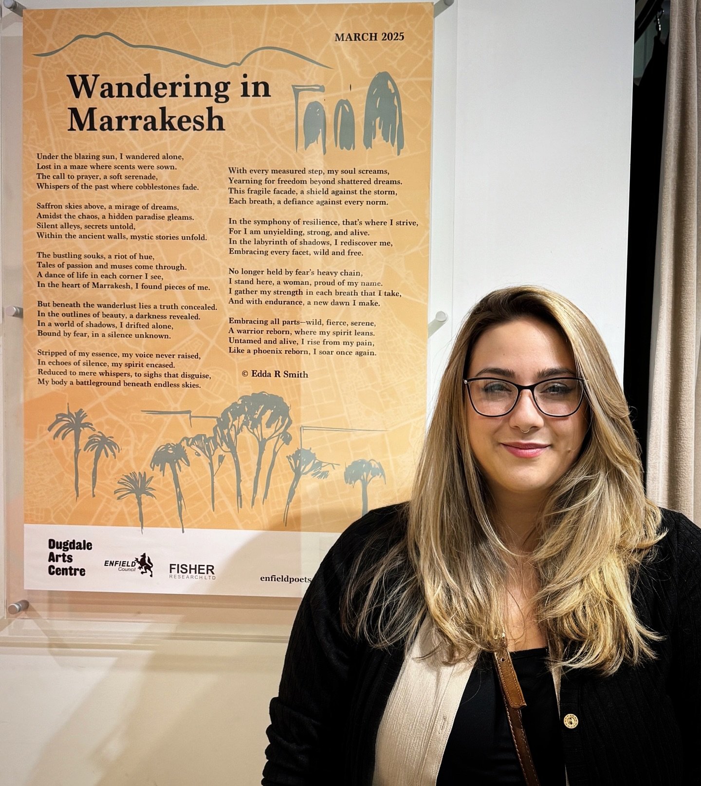 A vibrant evening at the Dugdale Arts Centre.
Surrounded by talented makers and local artists, with a crowd full of curiosity and warmth.
It was a true joy standing beside Wandering in Marrakesh, speaking about the inspiration behind it and hearing o