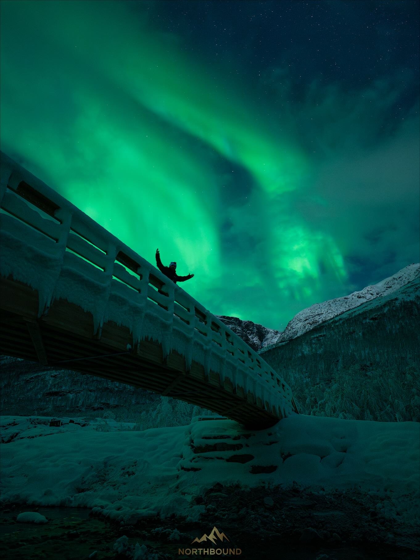 10th November 💚. From the mountains to the sea and everything in between&hellip;what a tour we had!!

With all our guests only having this tour as their one and only to see the northern lights while in Troms&oslash; (and many never experiencing the 