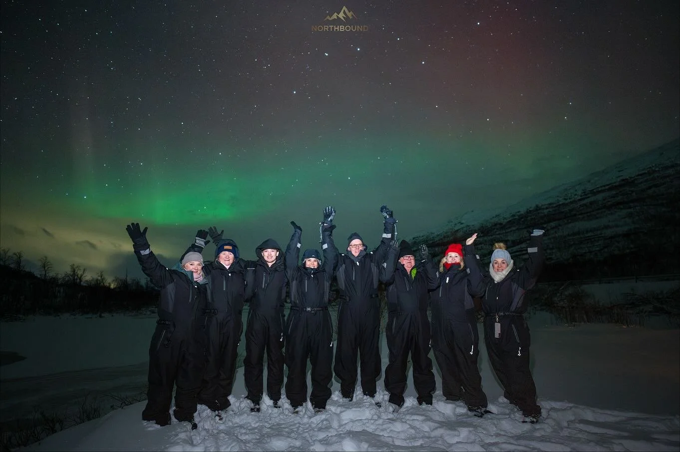 13th November 💚. On this tour we were lucky enough to spend the night with a group of travel agents from Australia and New Zealand, so it goes without saying that we wanted to give them an amazing piece of Northern Norway to take home with them to t