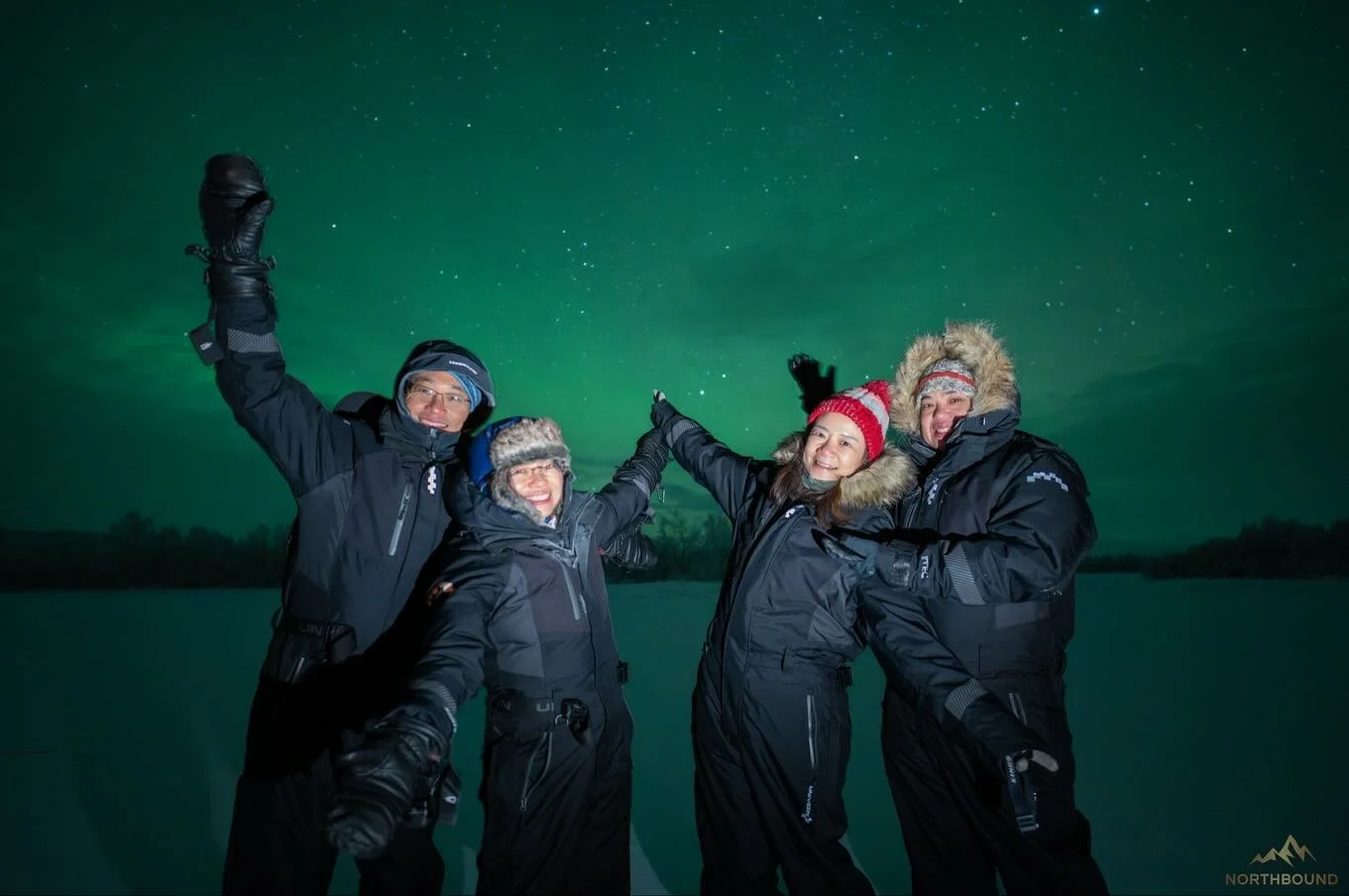 16th November 💚. We ran a private tour on this evening with our guests visiting from Singapore. The added bonus of booking a private tour is the flexibility of most aspects of the tour, meaning we were able to change our departure time to leave Trom