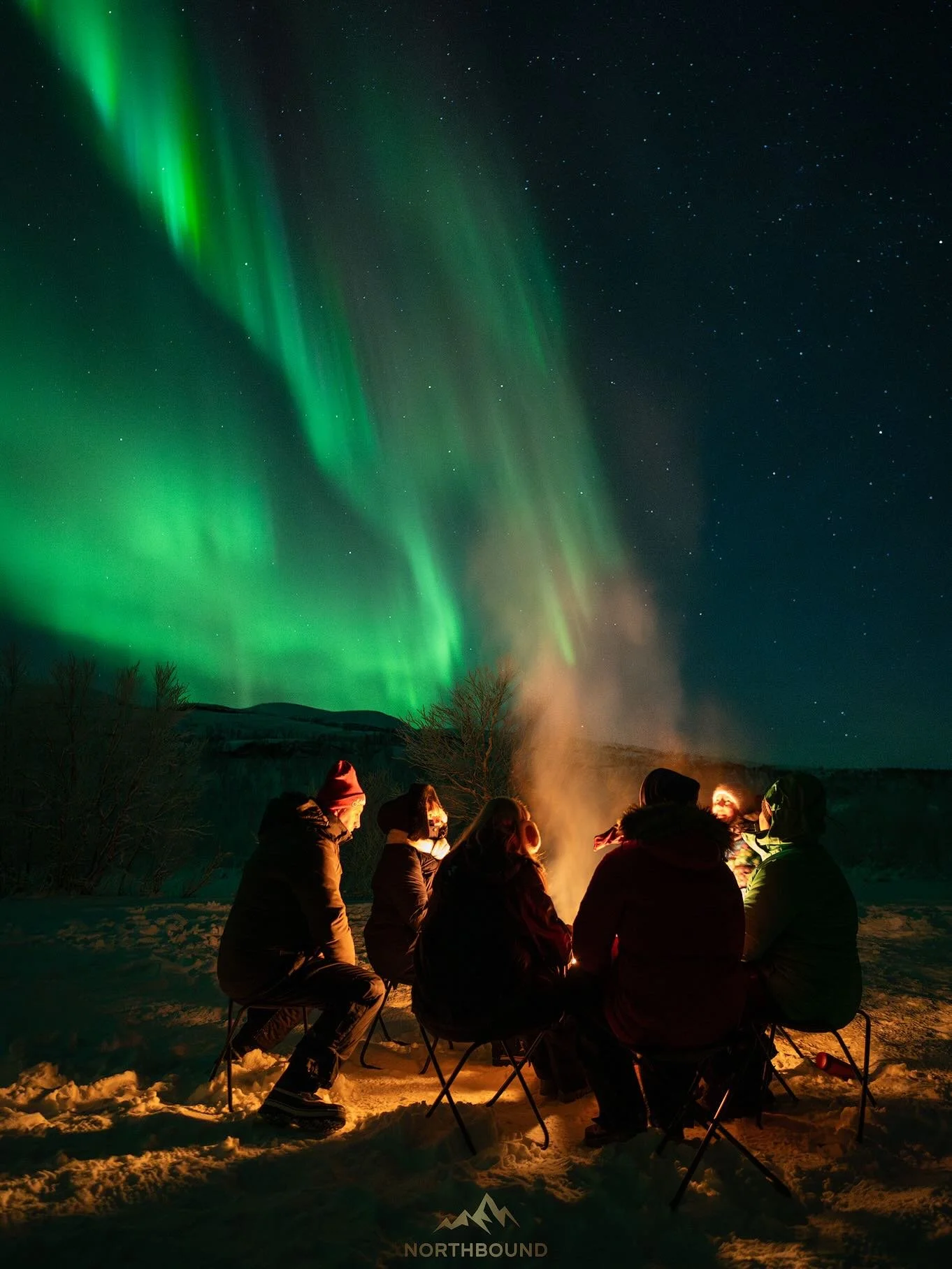 20th November 💚. Leaving Tromse and its
moody weather in our wake we headed out to near the Finish border for better skies.
We knew the weather was going to be more optimal the further inland we travelled but lucky for us we didn&rsquo;t need to go 