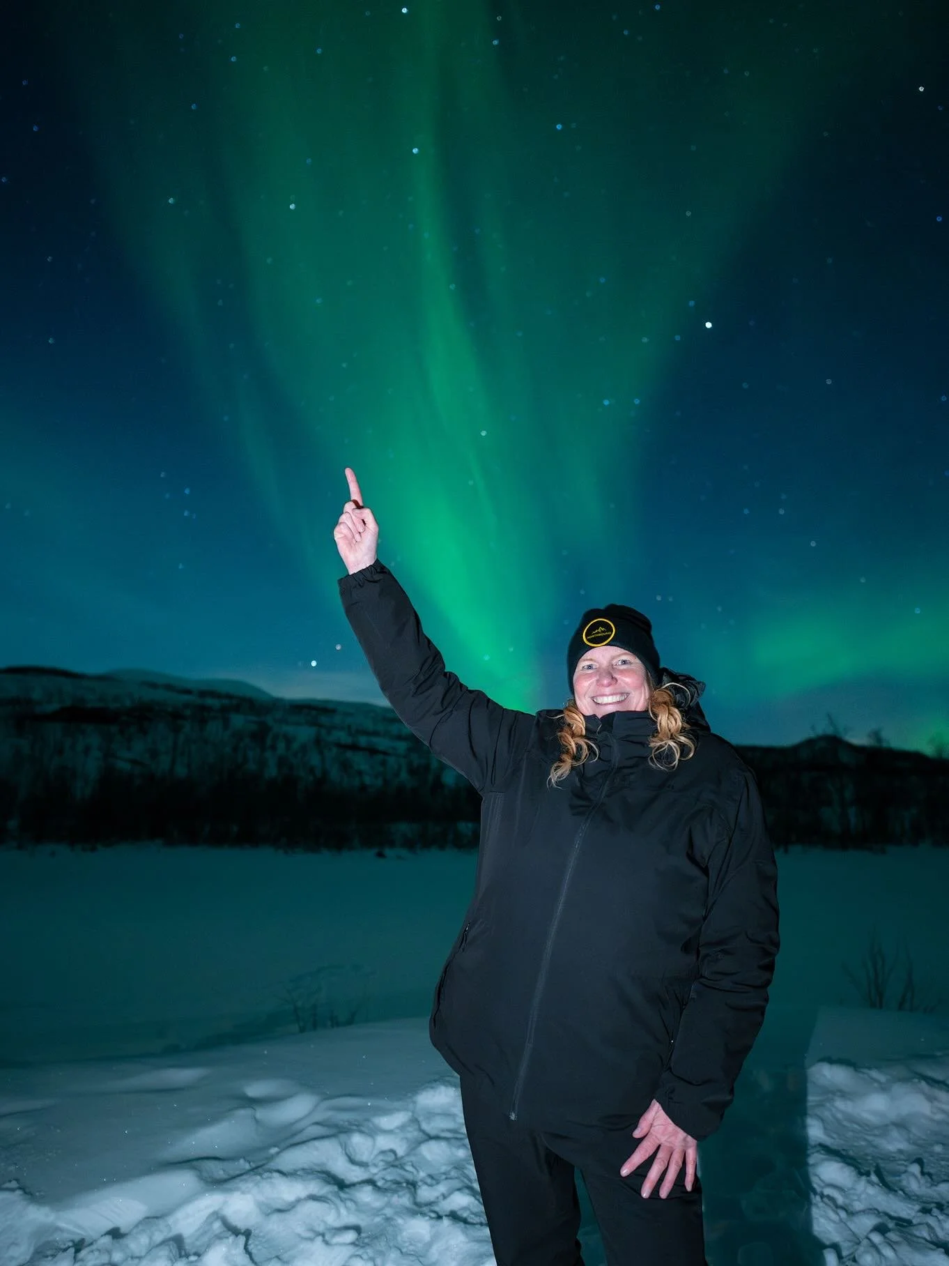 28th November 💚

We spent our night beside and on a frozen river just before the border of Finland under clear skies with our adventurous guests and our favourite green lady.

Weather in Tromse hasn&rsquo;t been too kind to us of late but on some ni