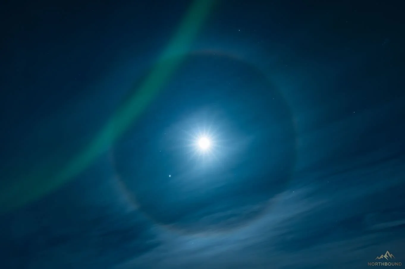 6th December 💚. With this location so ideal on our last tour and the weather conditions allowing us to do so we decided to go there again.
We had to be a little patient on arrival as we experienced a fair bit of haze and a shy aurora but all good th