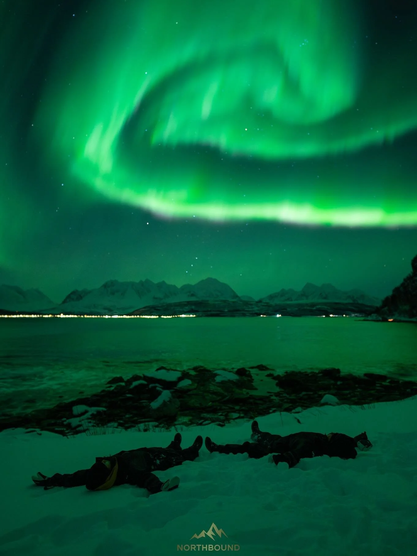 11th December 💚. WHAT A NIGHT!!

We wanted to head north so we could make the most of some forecasted weather moving in from the south and we were welcomed on arrival by some gorgeous colourful aurora already bursting across the sky.

We always like