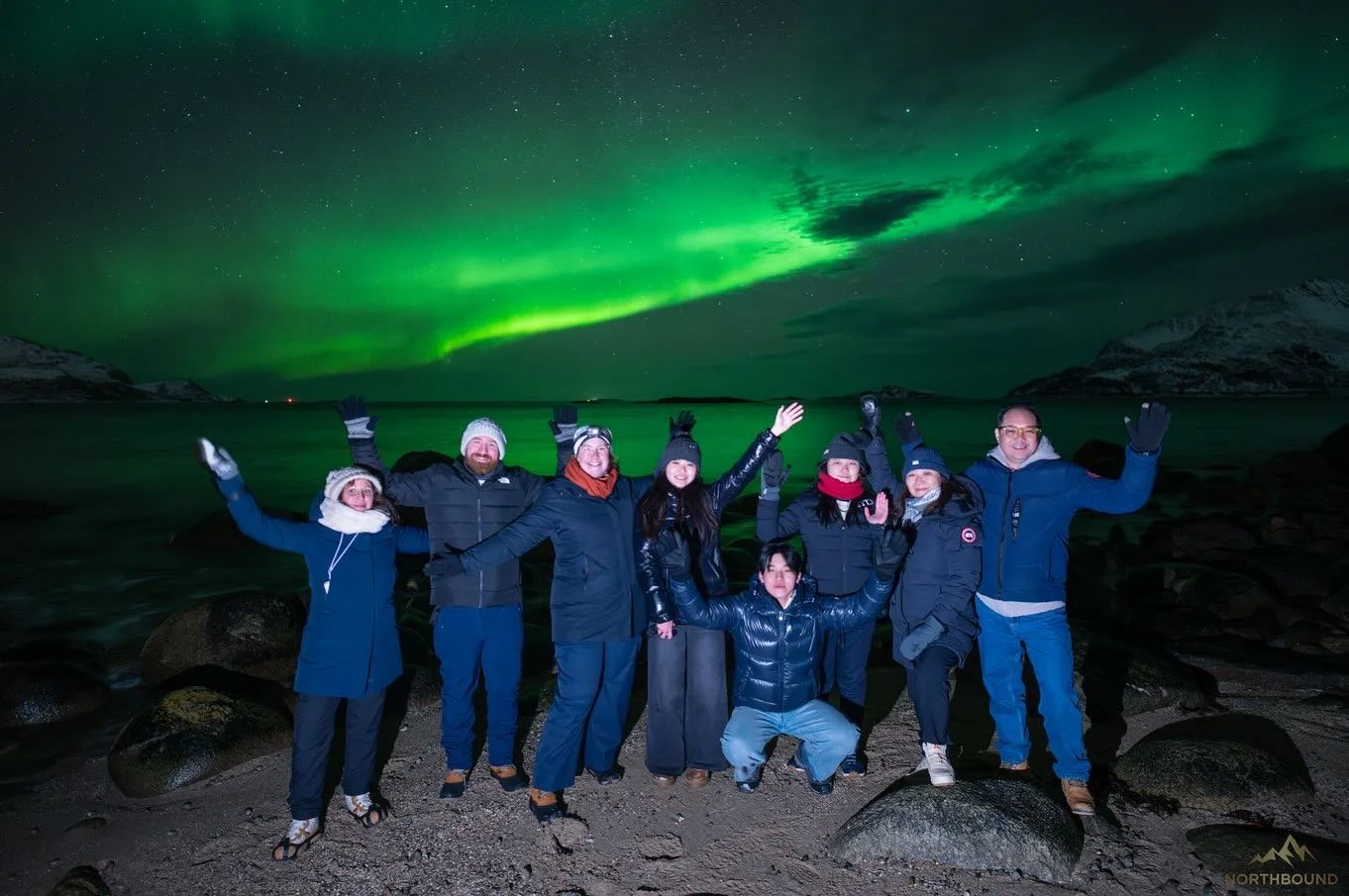 14th December 💚. A fun night out on the coast at one of our favourite locations. 
While a little shy at first it wasn&rsquo;t too long before lady aurora warmed up to us and started to spread across the night sky allowing us to take some portraits o