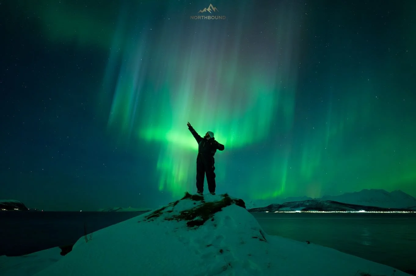 January 11th 💚. A private tour for two on this night and what a night it turned out to be!

We hadn&rsquo;t even made it to our destination for the evening before the green lady put on her first show, so we made a quick pit stop en route and took in