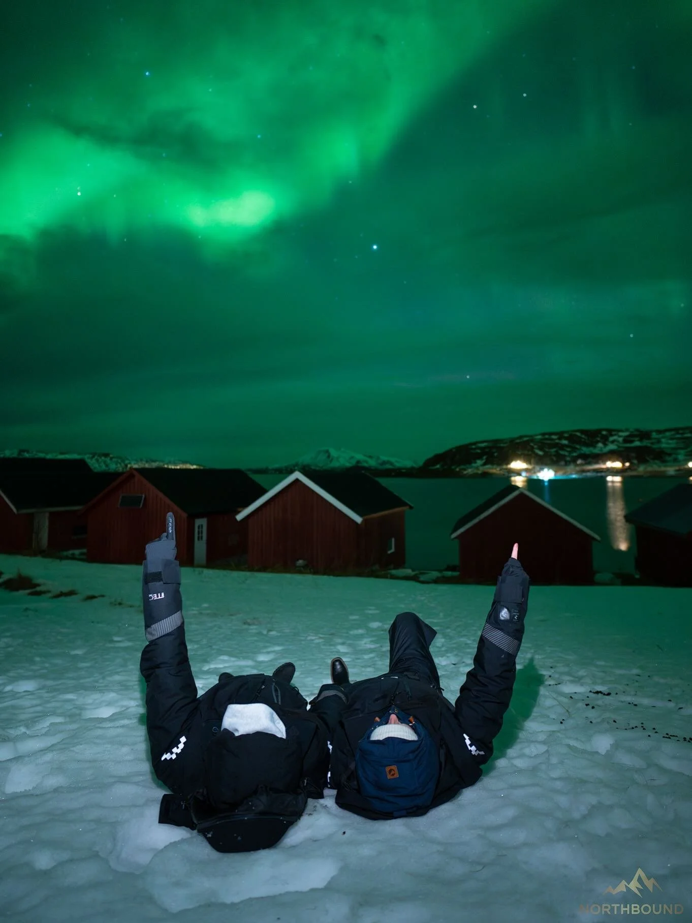 19th December 💚. It may have been a night of a
few annoying clouds and haze and waiting for the aurora to find the gaps but that wasn&rsquo;t going to dampen the spirits of our guests on this night.

We actually came away from this tour with sore ri