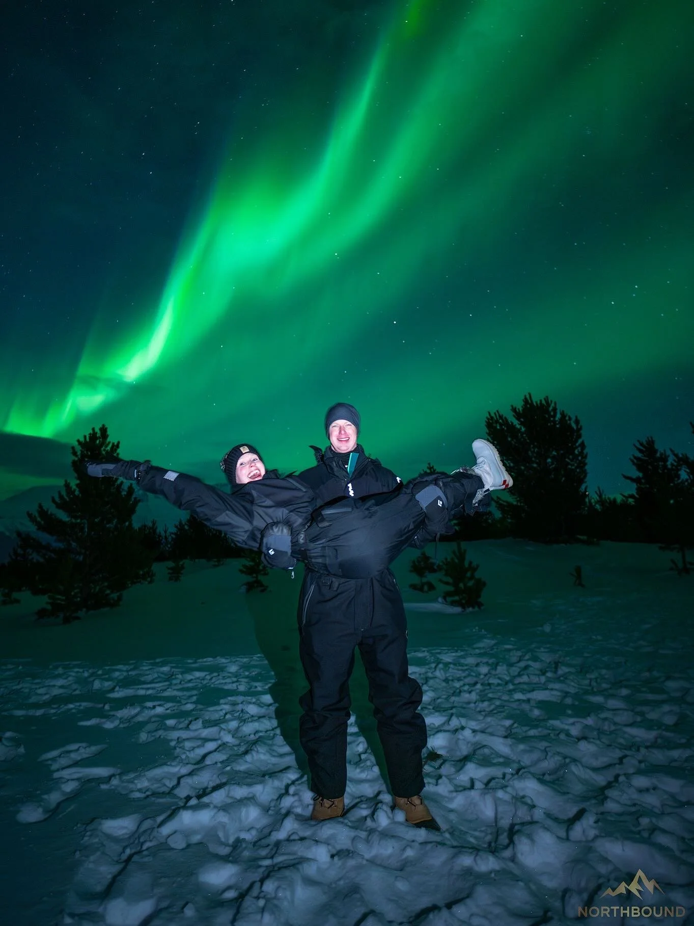 15th January 💚. When you&rsquo;re chasing gaps in
the cloud cover a big part of seeing the aurora comes down to luck and timing, will the gap in the clouds be above you when the northern lights come out to play?

This was exactly the case in point f