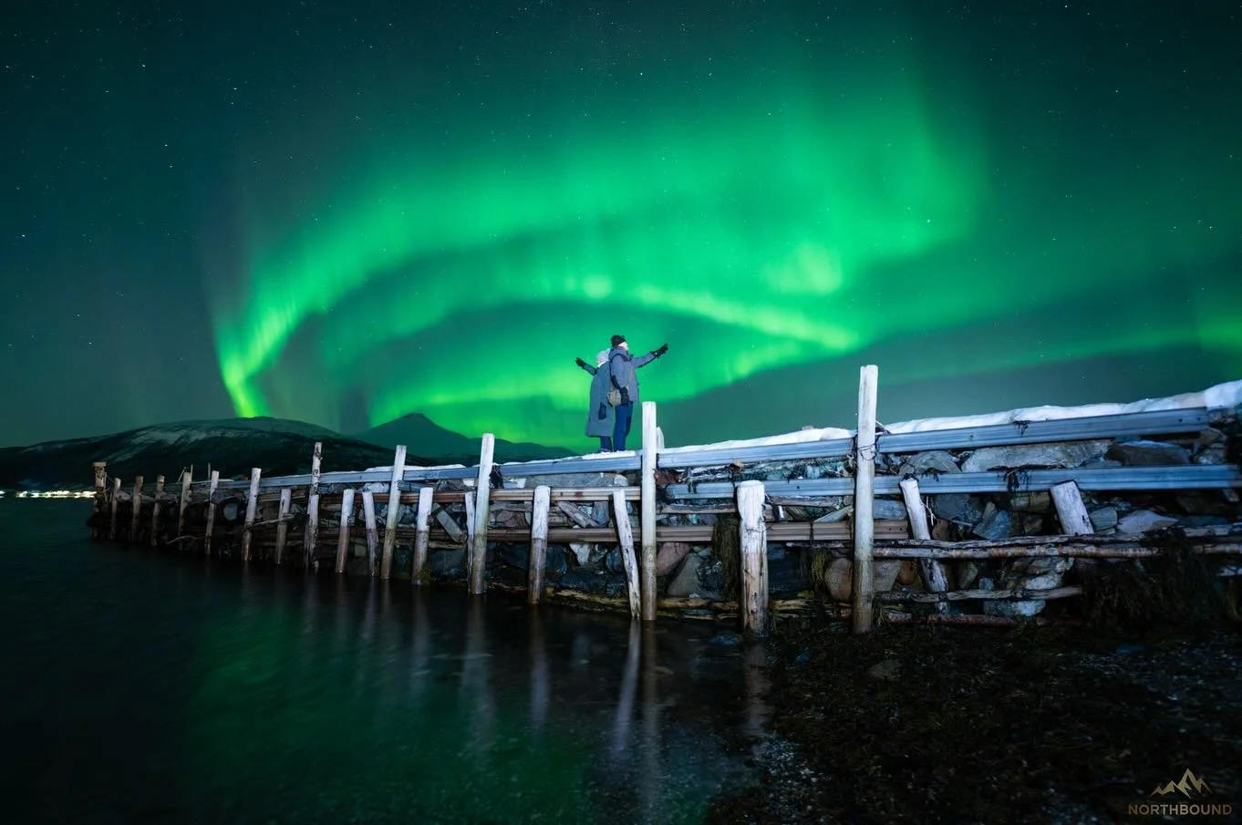 7th February 💚. Another night under a gorgeous dancing sky, we truly have had some spectacular displays this season!

On this night we had beautiful aurora for the majority of the night but she definitely gave us a parting gift just before we headed