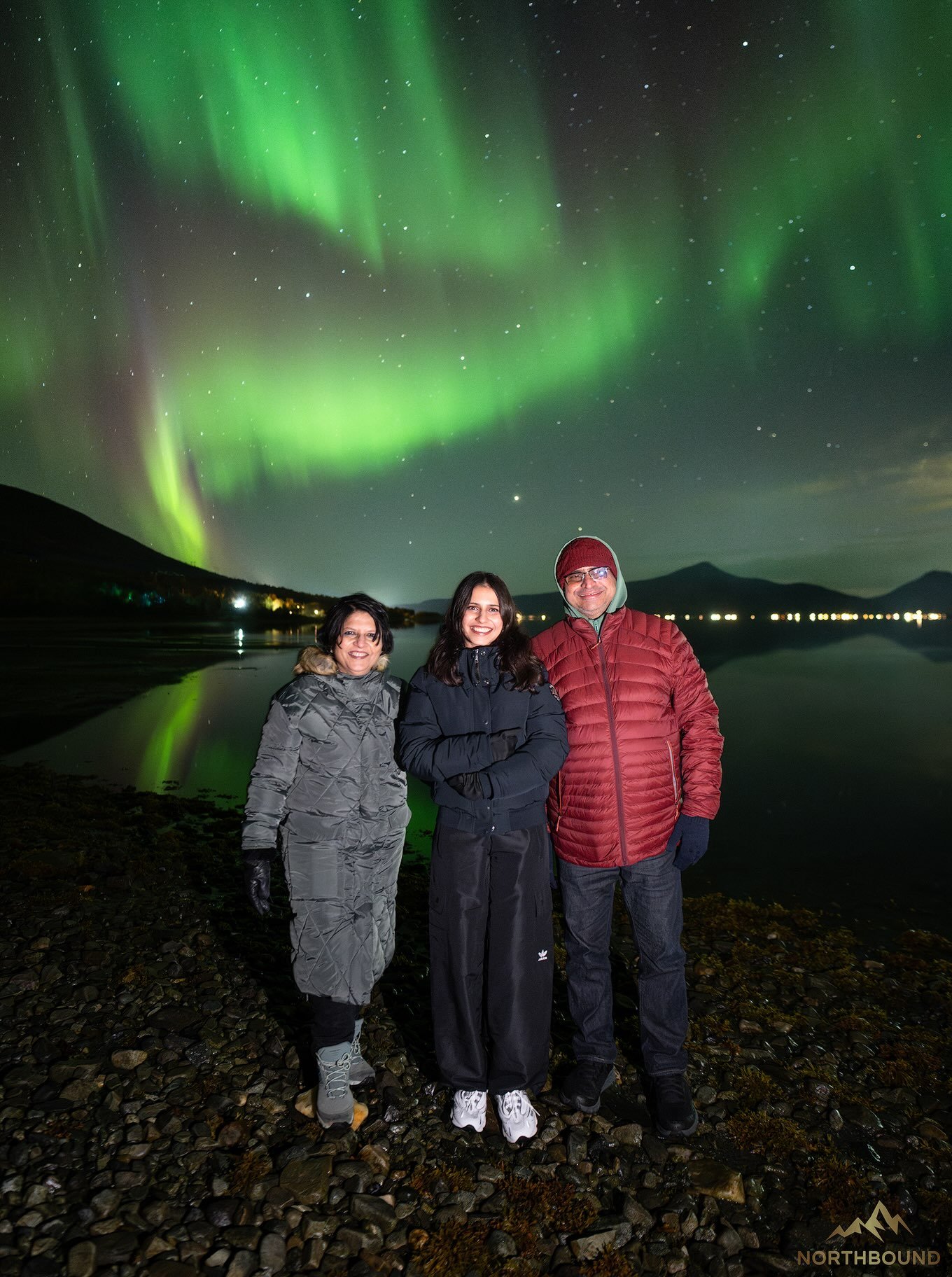 18th September 💚.

What a night!...another amazing Private Tour with this fun loving family.
We were blessed with perfect calm conditions with clear skies and no wind, making the fjord like a mirror.

When the sky was dark enough almost on cue we ca