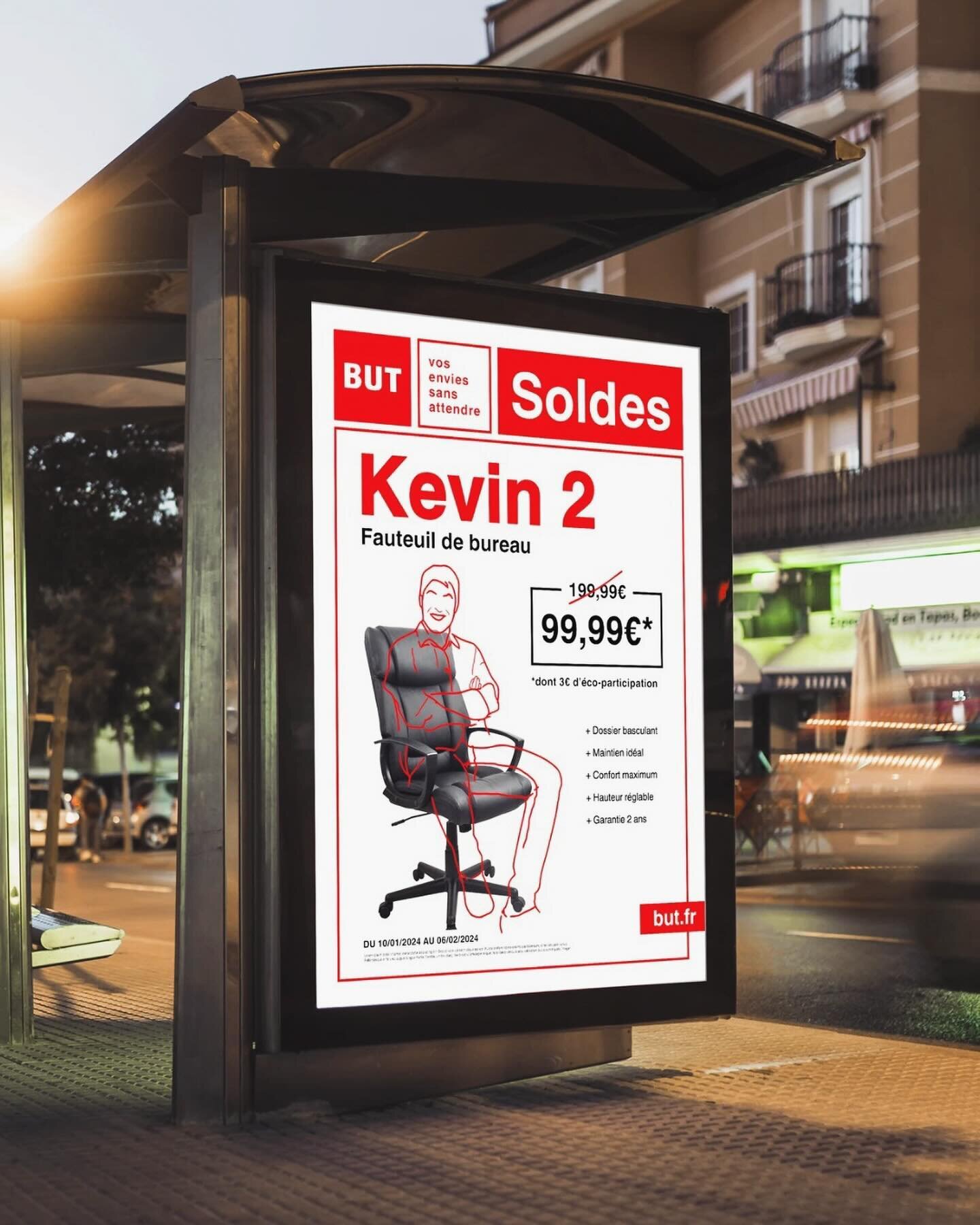 En attendant mon bus hier apr&egrave;s-midi, j&rsquo;ai remarqu&eacute; la pr&eacute;sence d&rsquo;une affiche de la marque @but (affiche &agrave; la fin du carrousel) destin&eacute;e &agrave; promouvoir la r&eacute;duction appliqu&eacute;e sur leur 