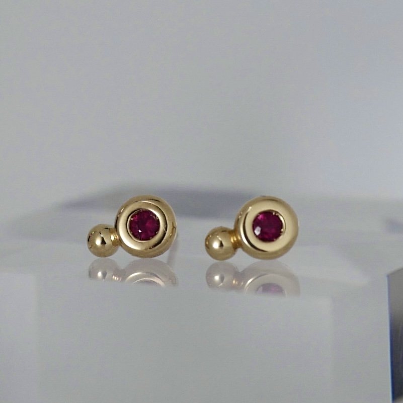sparkstuds_ruby.jpg